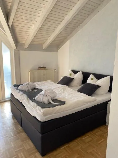 Bedroom, Bed in Hotel im Homburger Ländchen