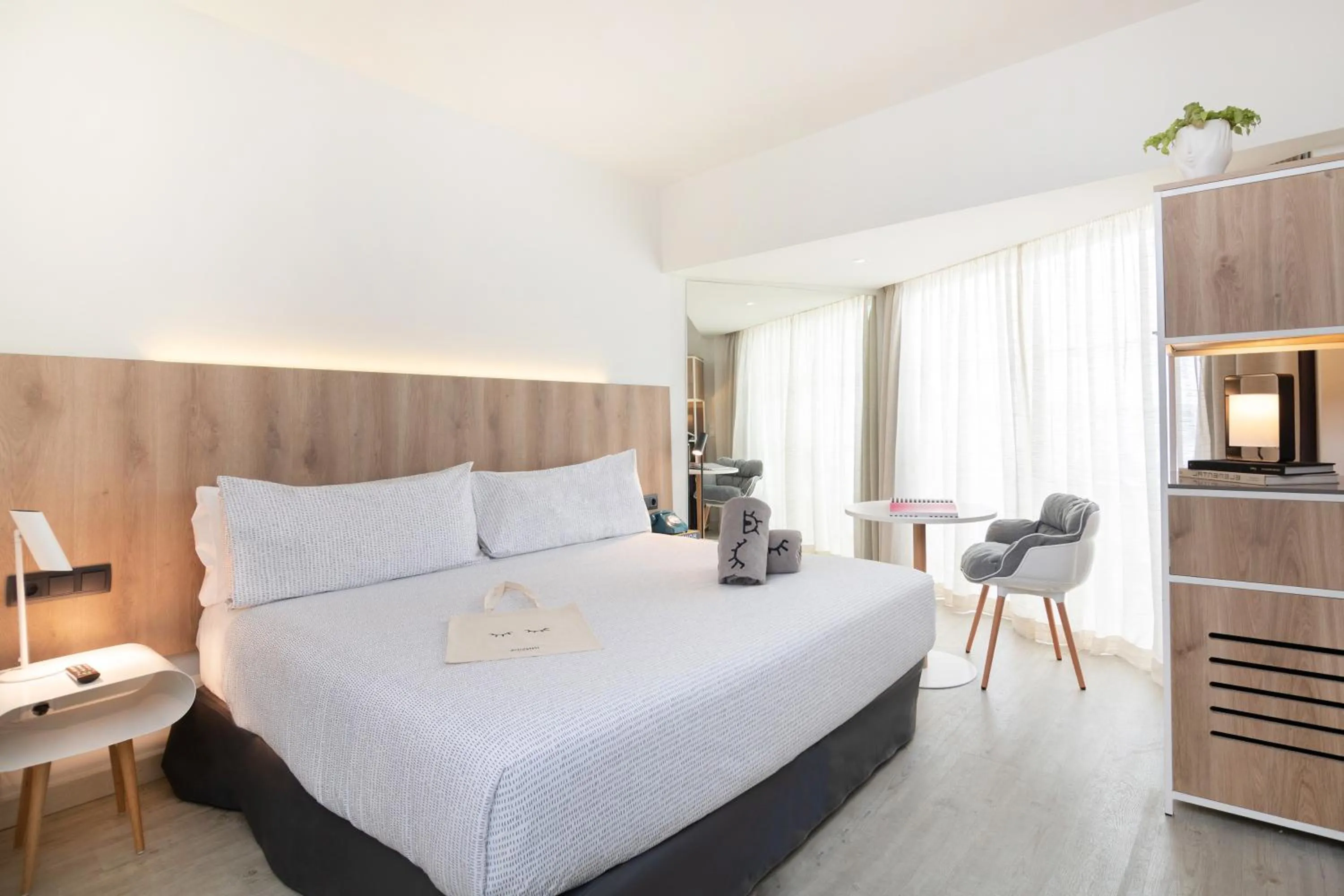 Bedroom, Bed in INNSiDE by Meliá Ibiza Beach