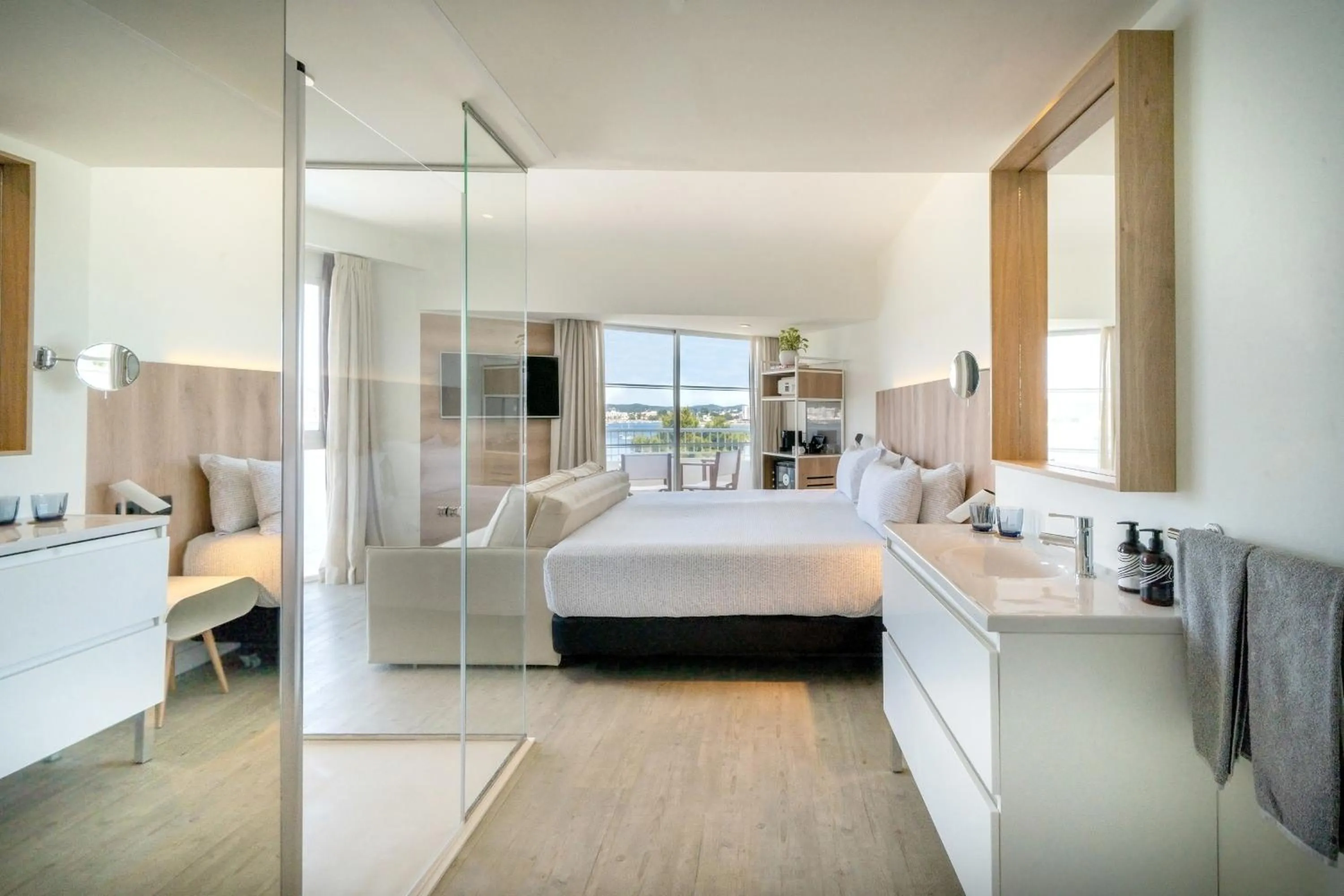 Bedroom, Bed in INNSiDE by Meliá Ibiza Beach