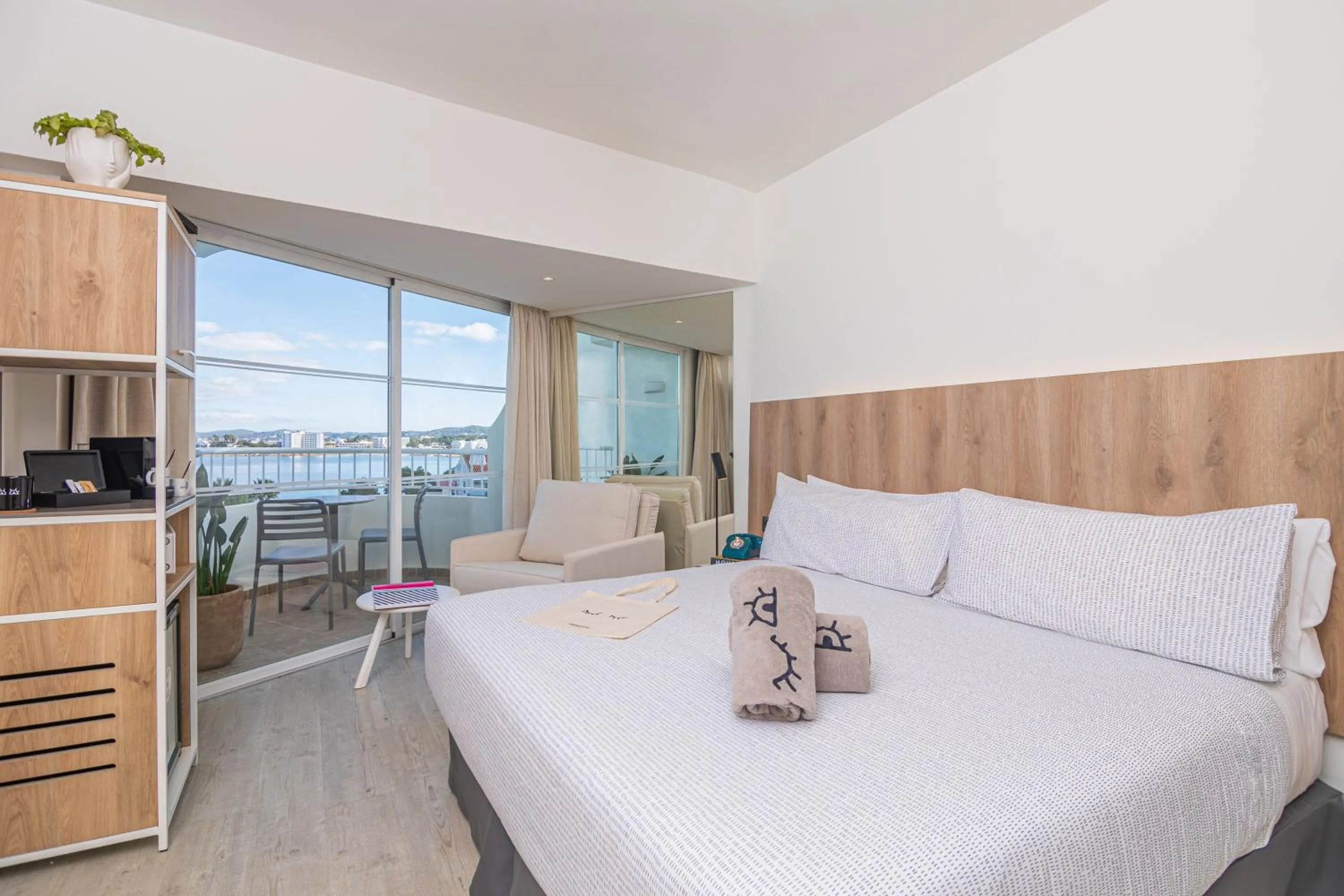 Bedroom, Bed in INNSiDE by Meliá Ibiza Beach