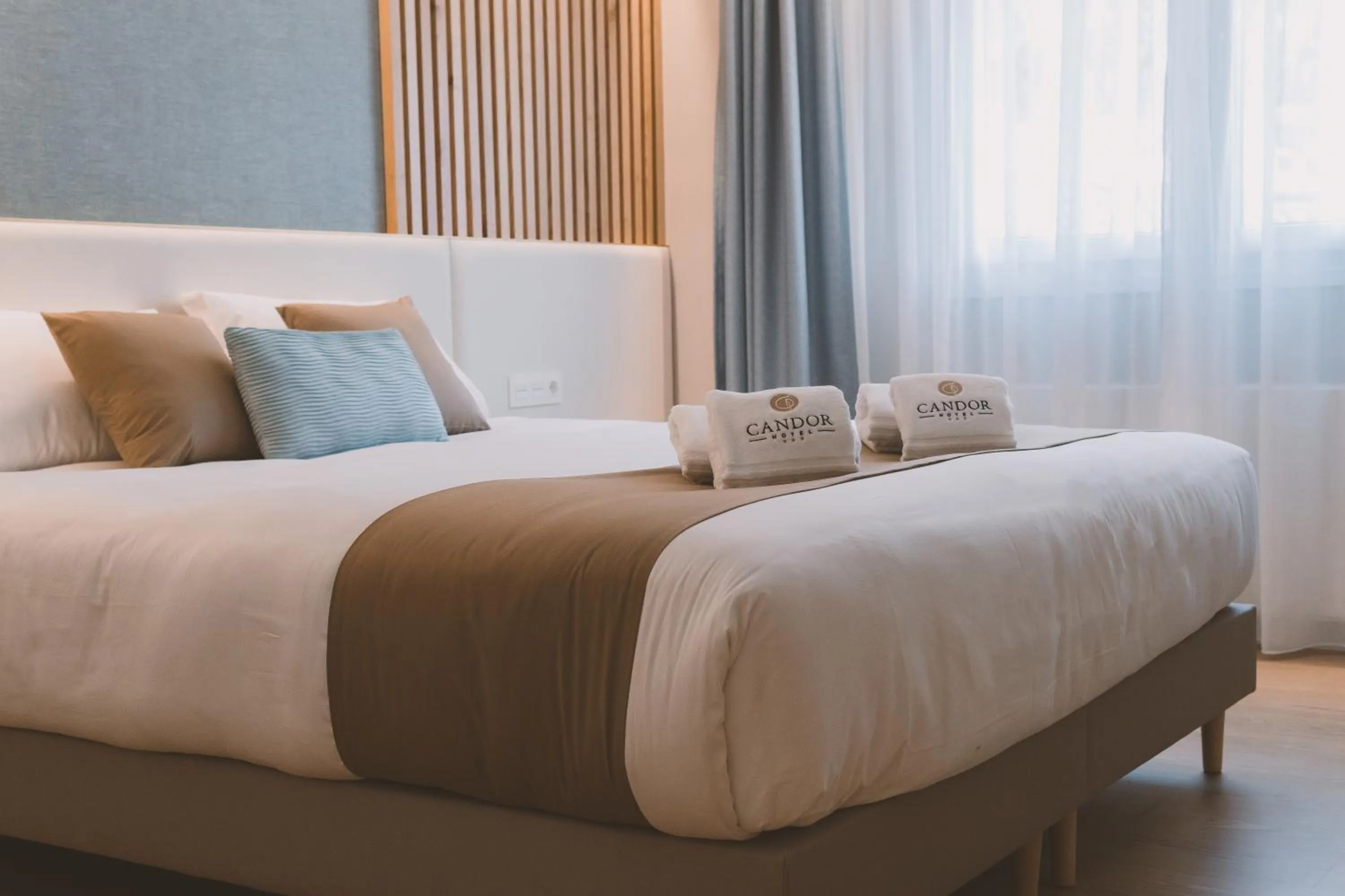 Bedroom, Bed in HOTEL CANDOR