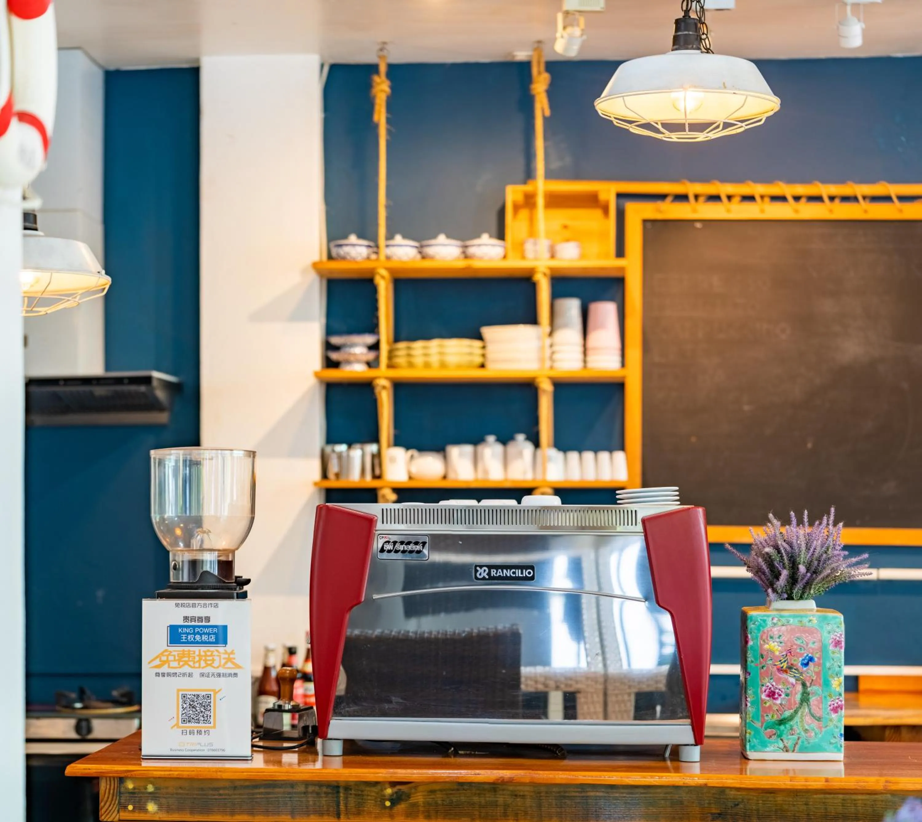 Kitchen or kitchenette in Meow Cat Cafe & Hotel