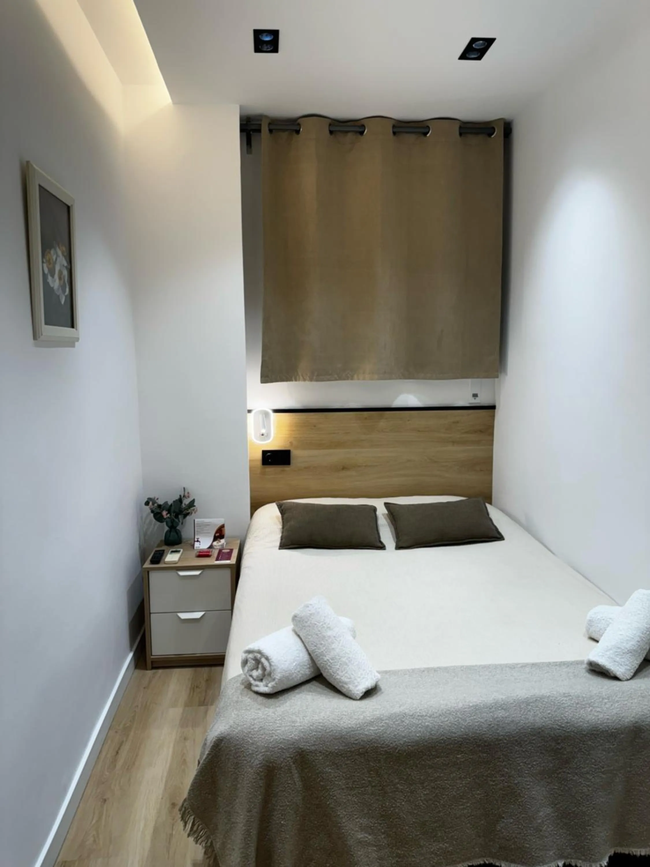 Bed in Hostal Alogar