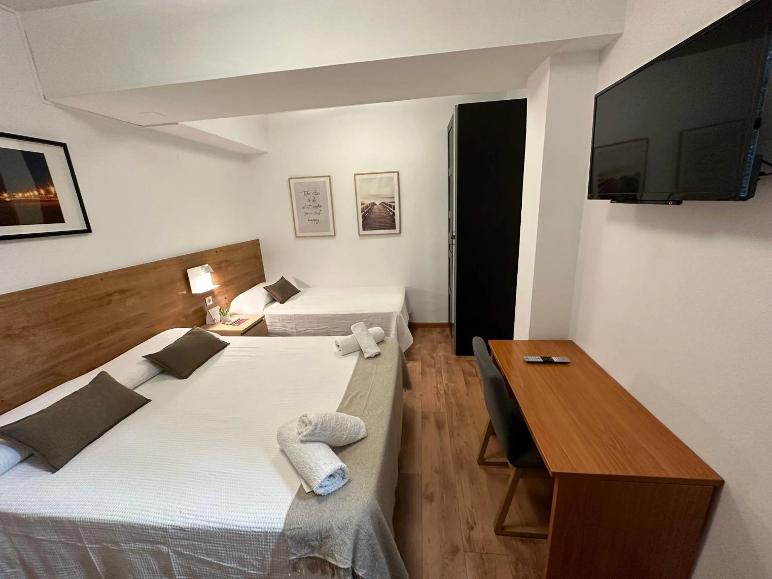 View (from property/room), Bed in Hostal Alogar