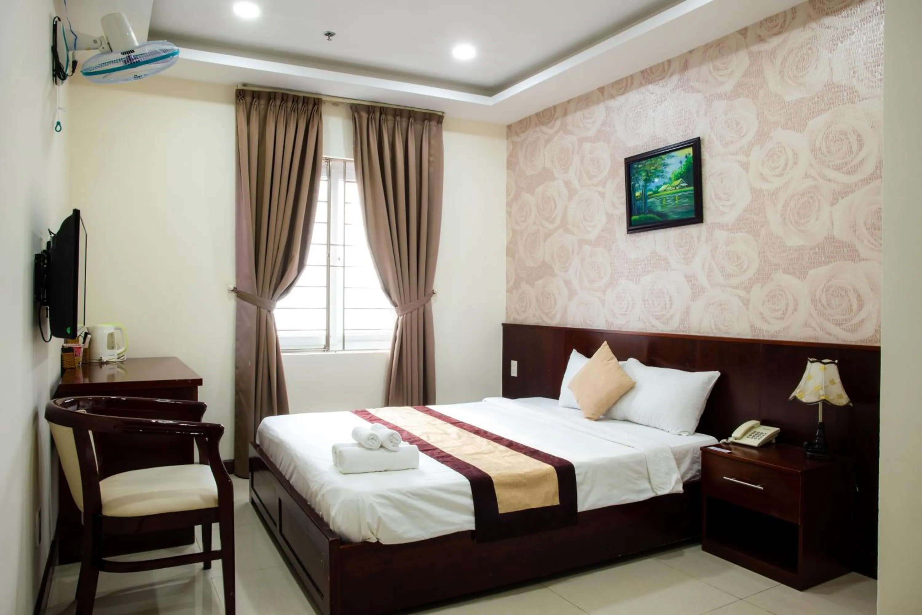 Living room, Bed in LUXURY HOTEL HẬU GIANG