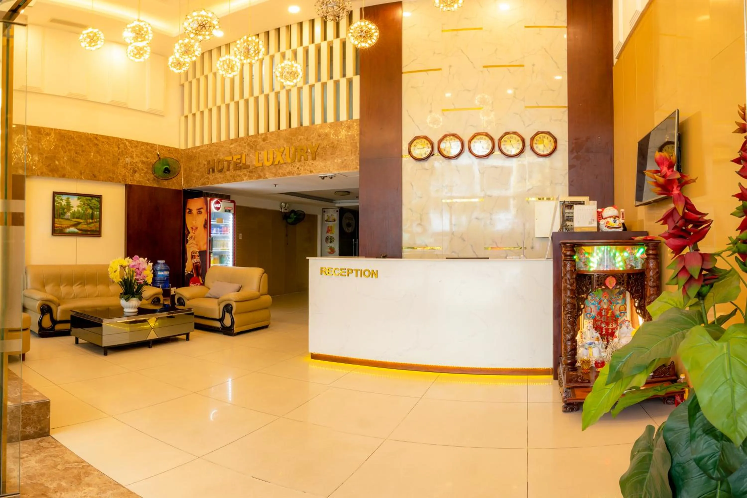 Lobby or reception in LUXURY HOTEL HẬU GIANG