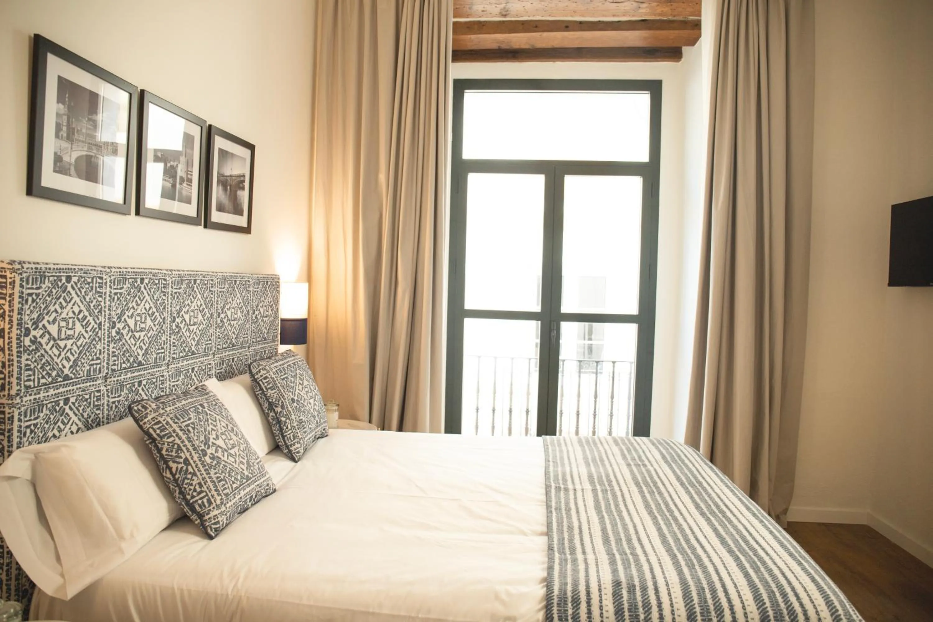 Bed in nQn Aparts & Suites Sevilla