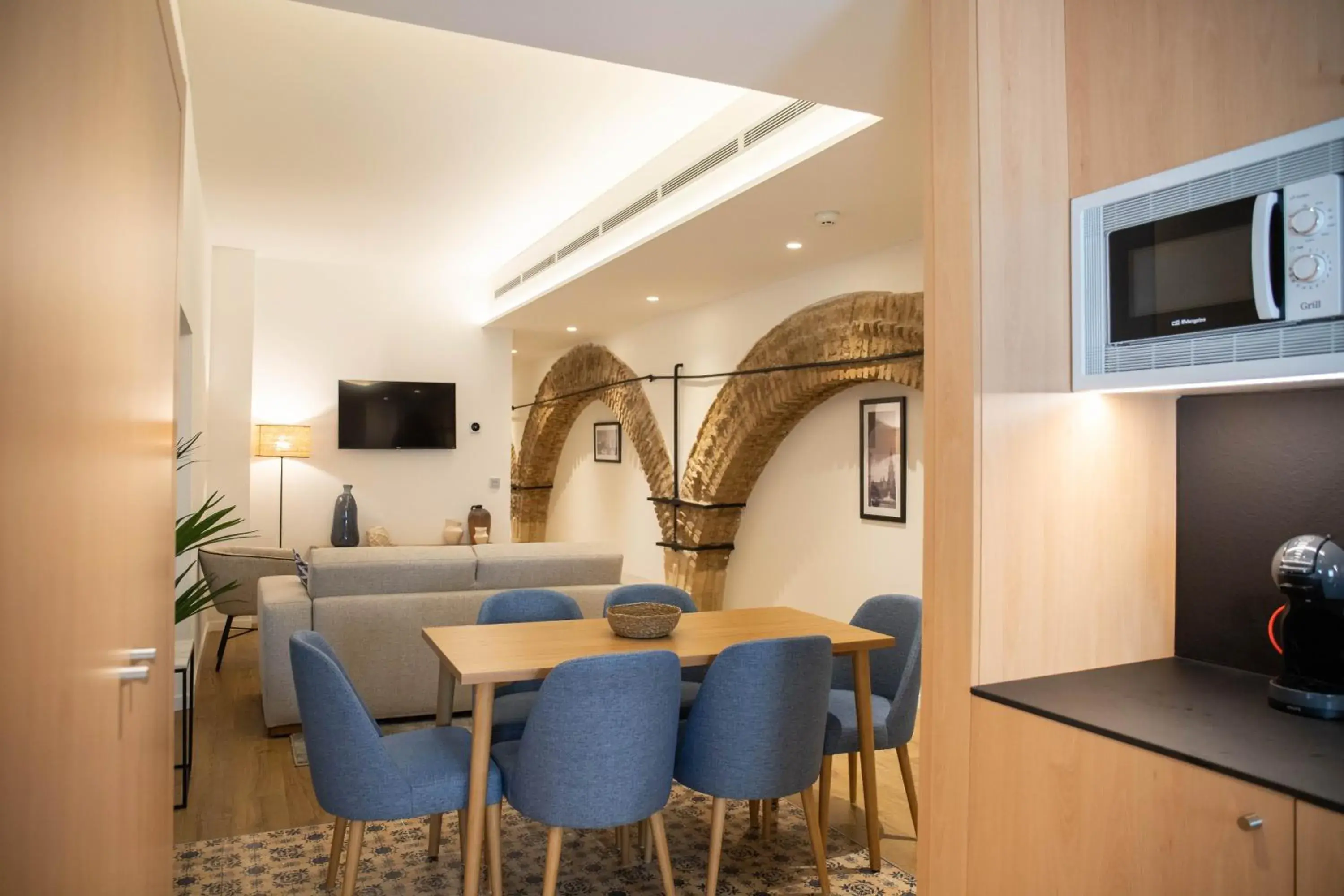 Two-Bedroom Apartment in nQn Aparts & Suites Sevilla Two-Bedroom Apartment in nQn Aparts & Suites Sevilla