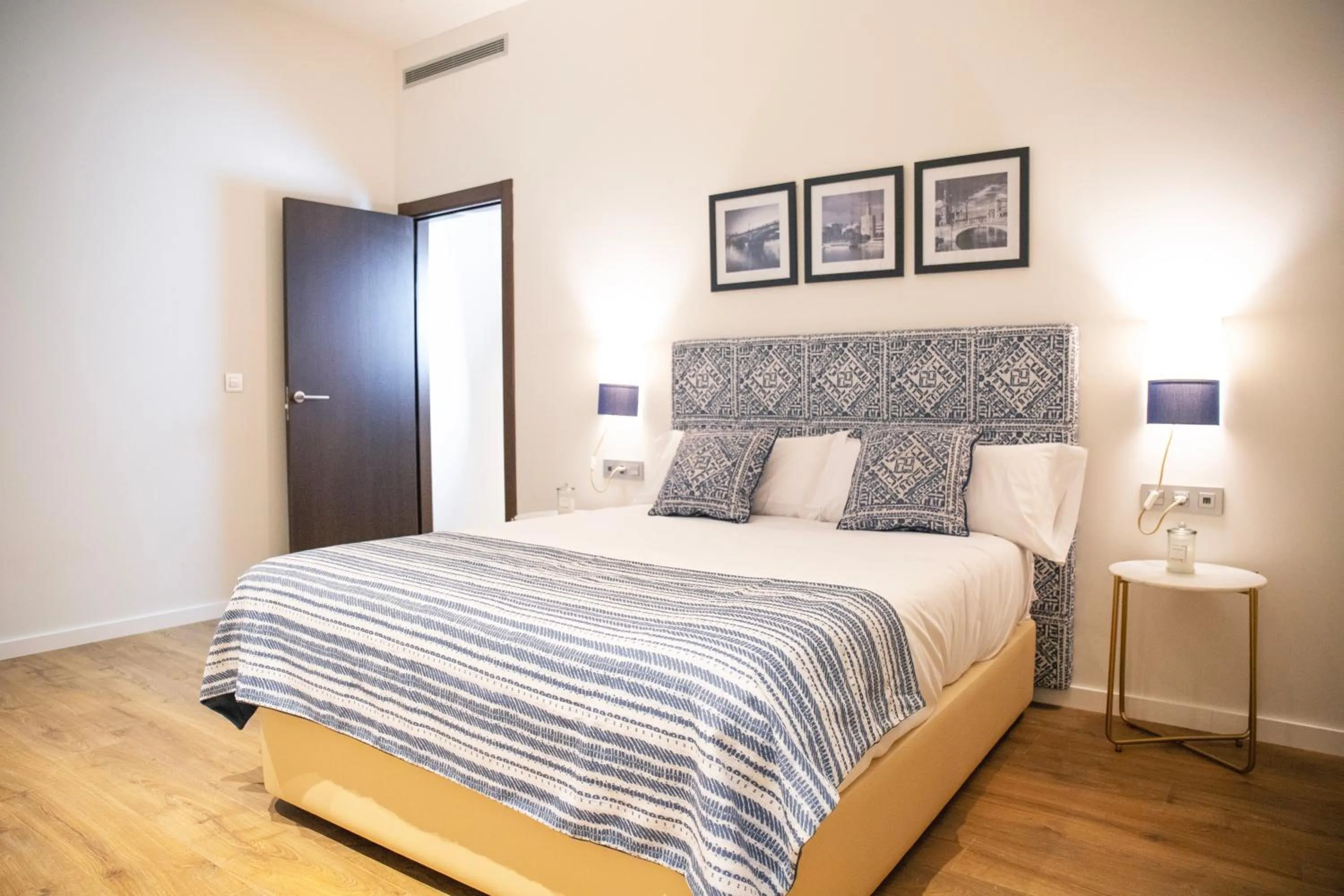 Bed in nQn Aparts & Suites Sevilla