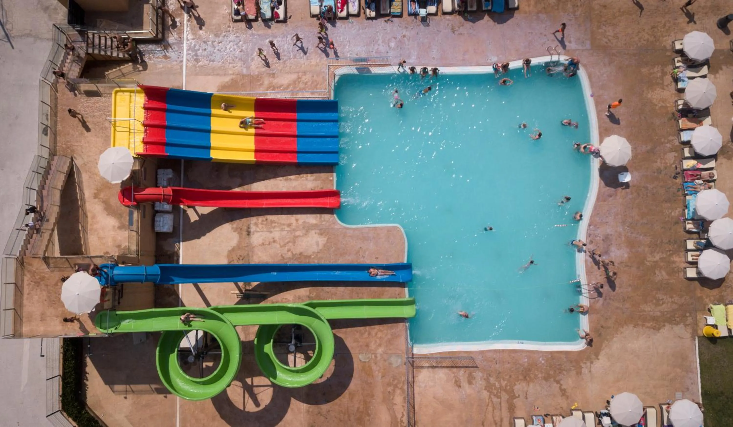 Swimming pool in Hotel Sorra Daurada Splash