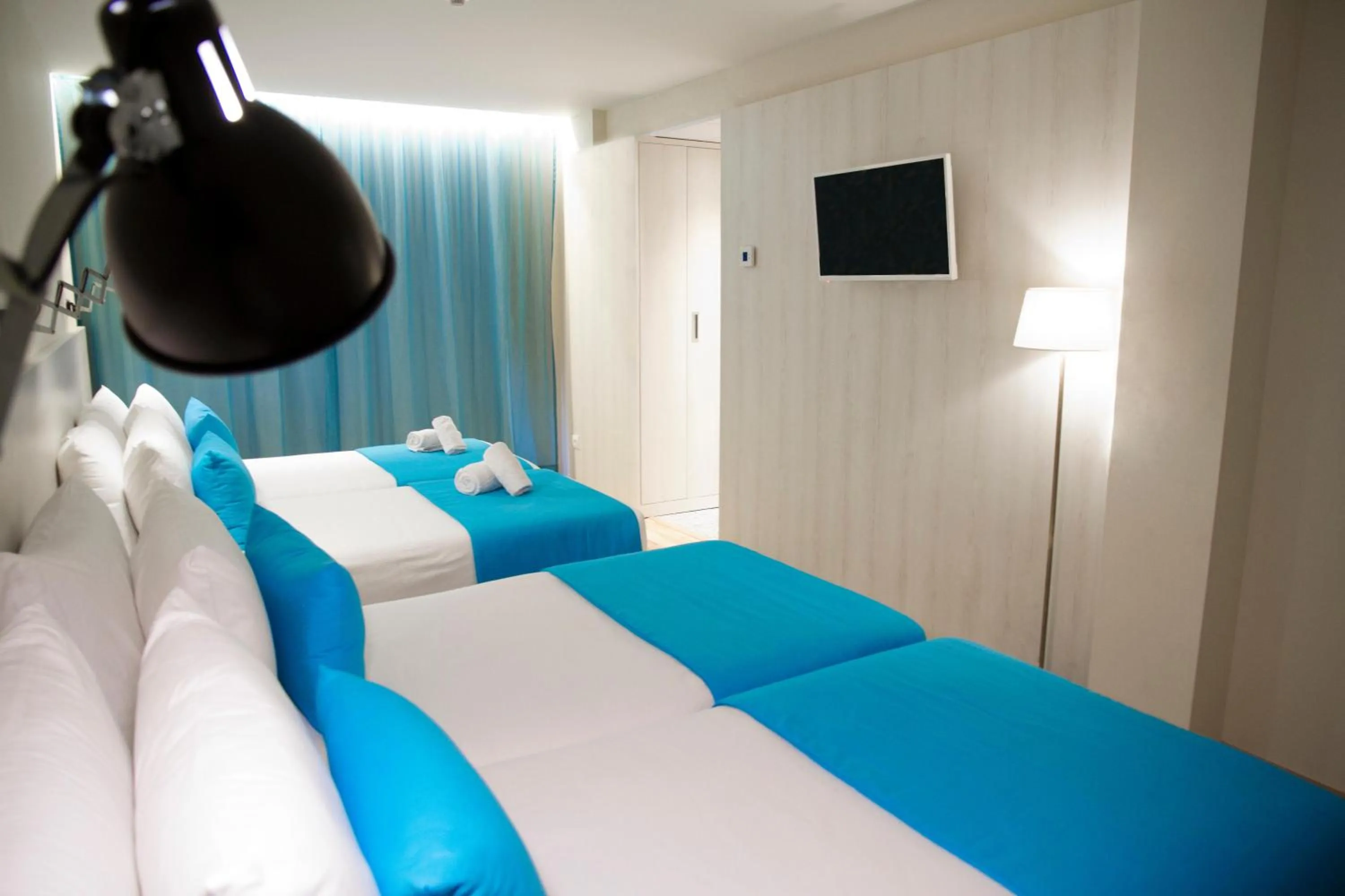 Photo of the whole room, Bed in ALEGRIA Maripins