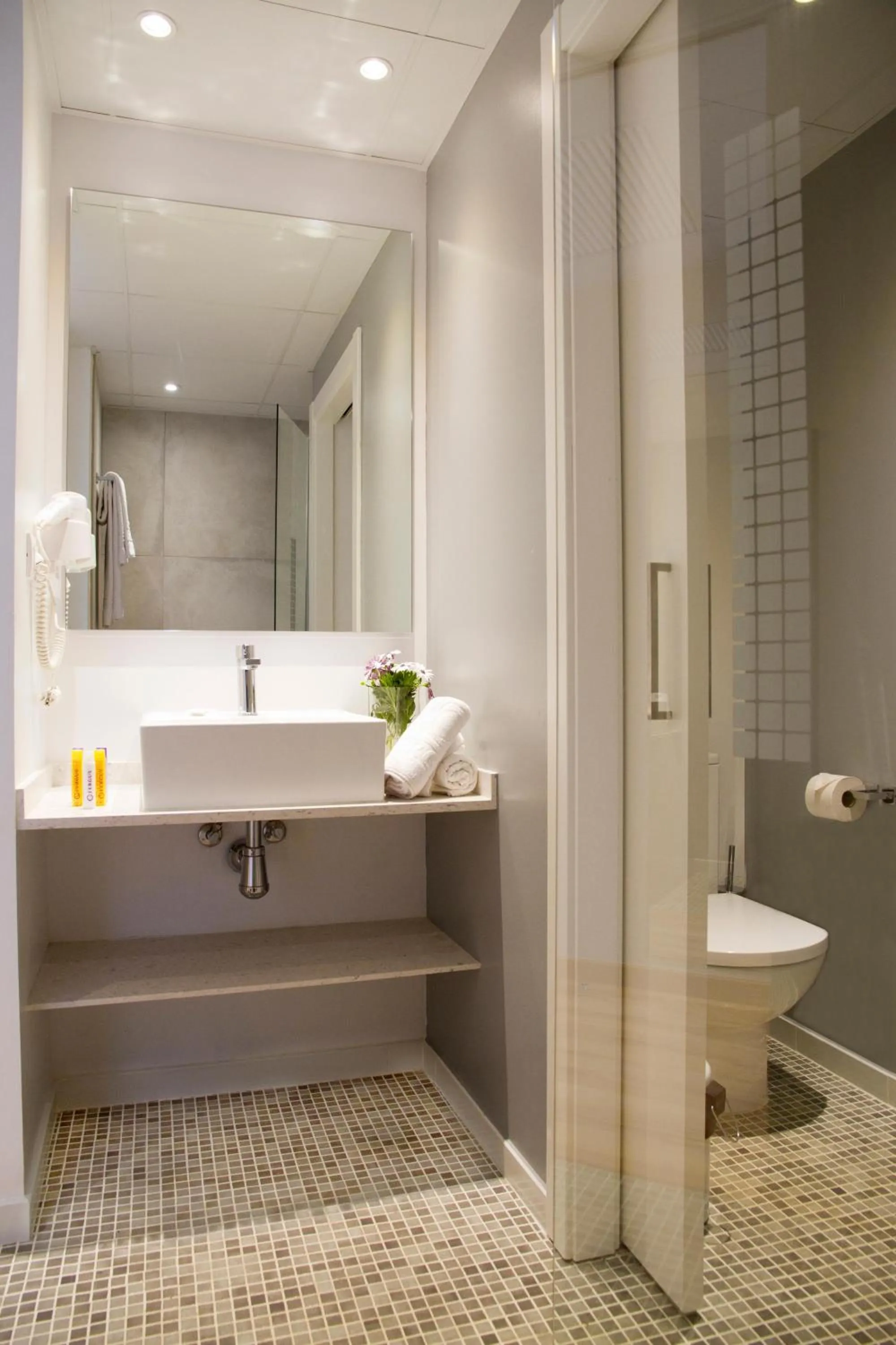 Bathroom in ALEGRIA Maripins