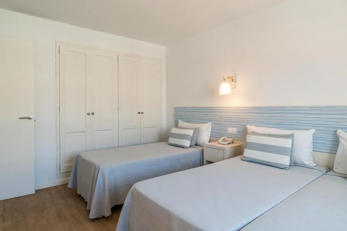 Bed in FERGUS Club Pineda Splash