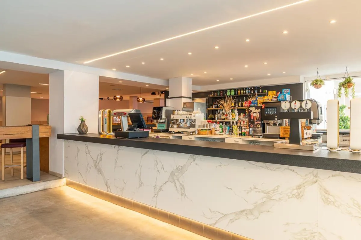 FERGUS Club Pineda Splash