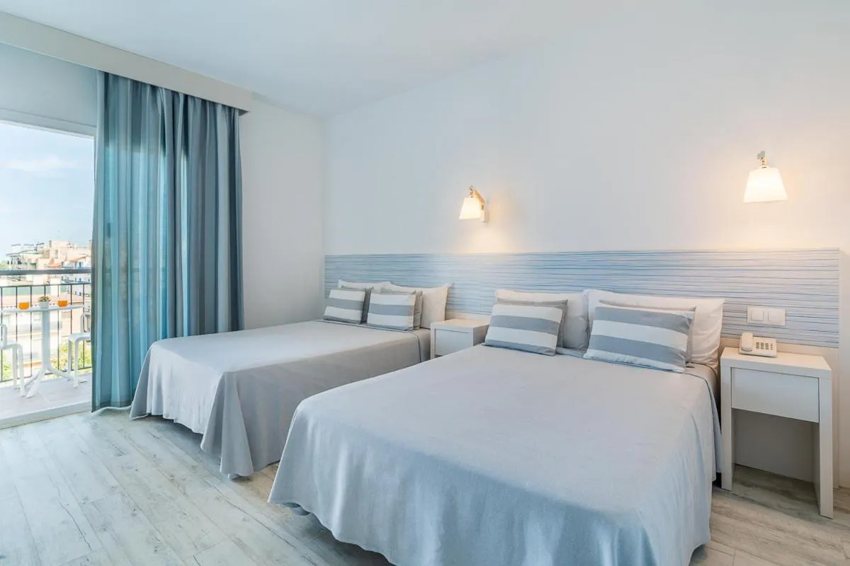 Bed in FERGUS Club Pineda Splash