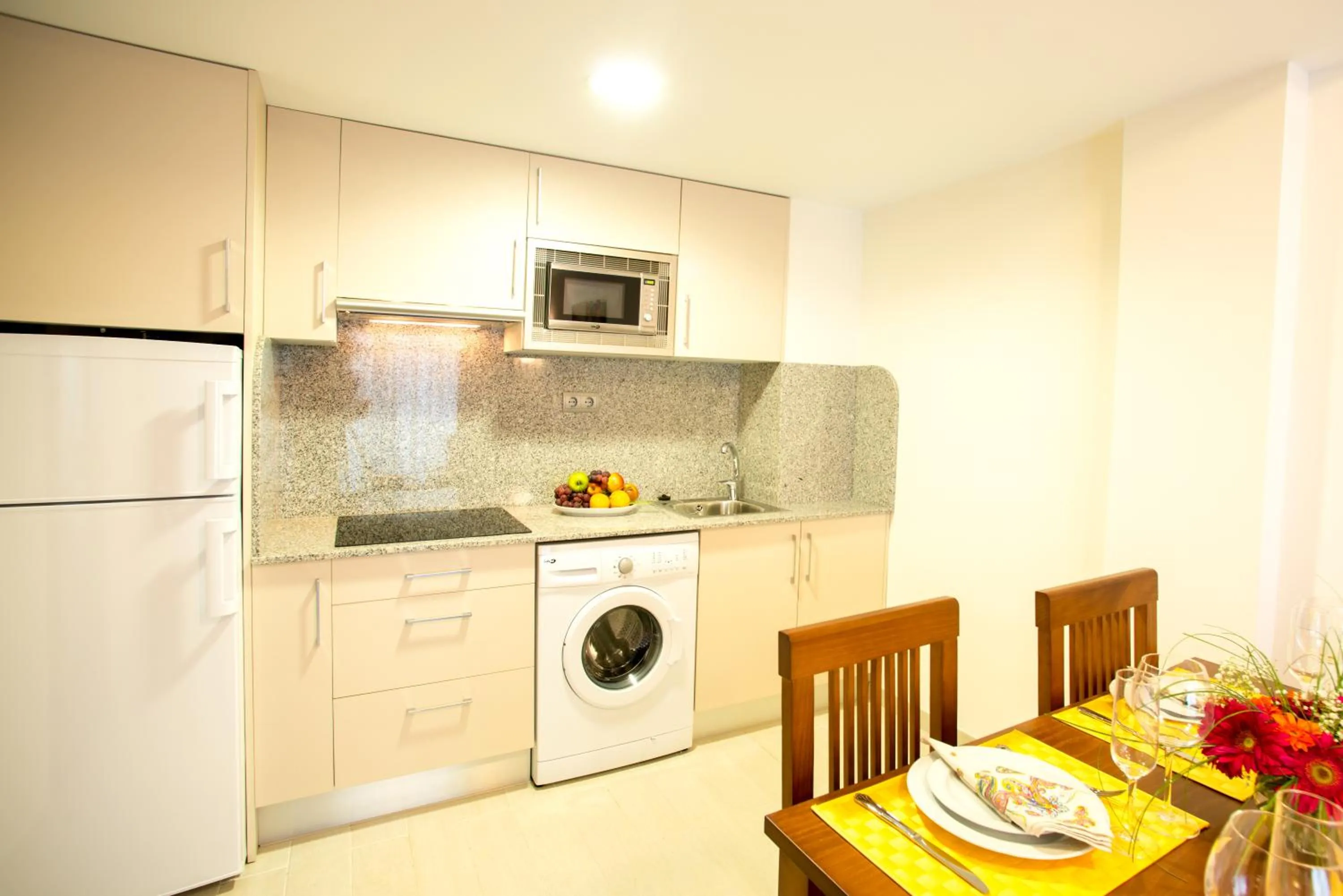 Kitchen or kitchenette in Ona Jardines Paraisol