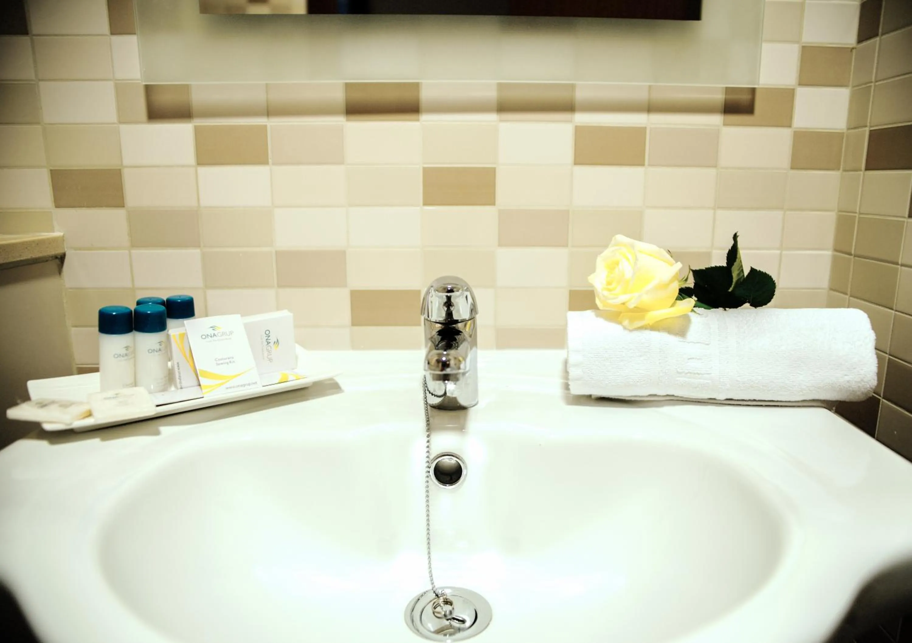 Toilet in Ona Jardines Paraisol