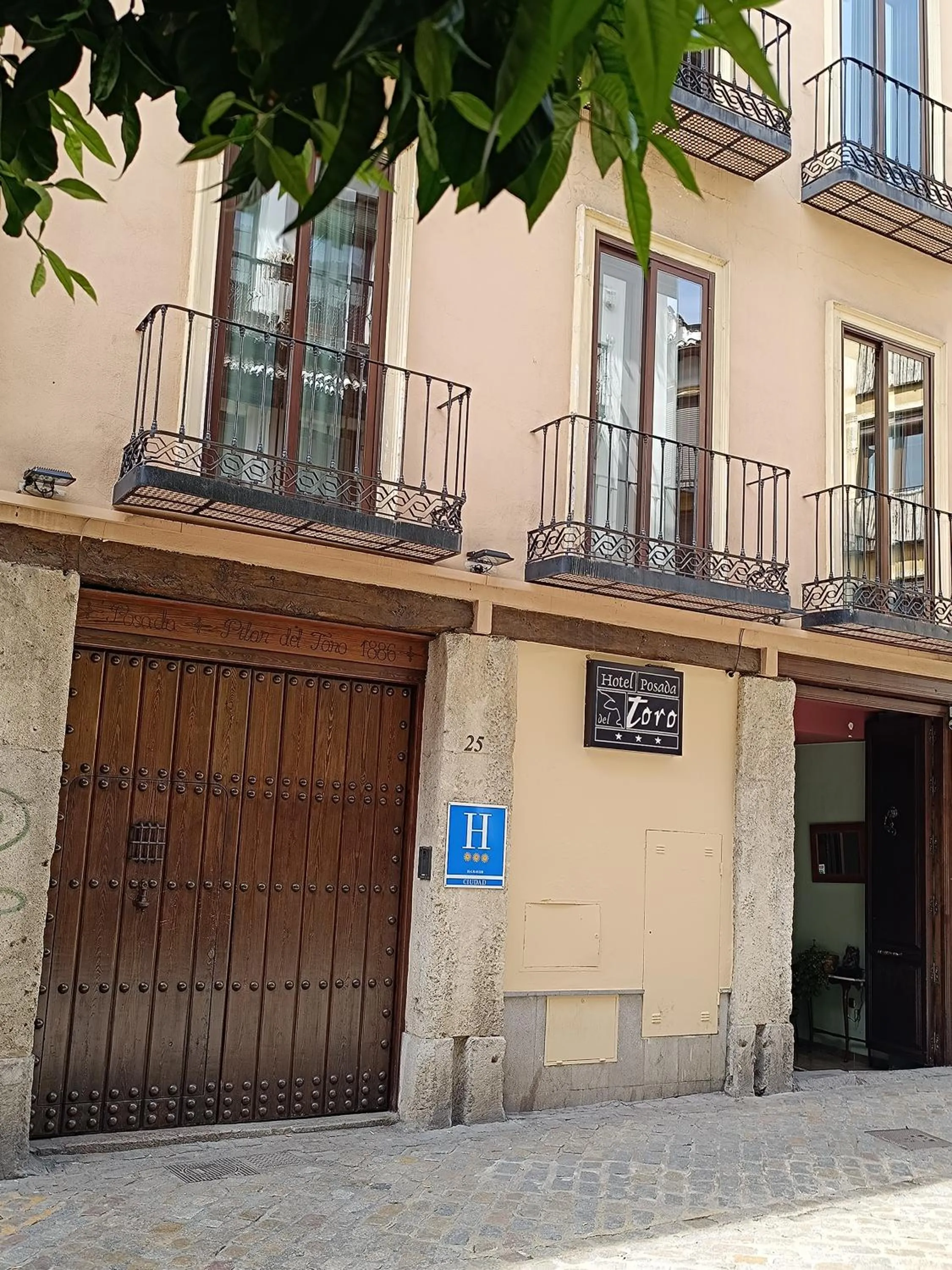 Facade/entrance in Hotel Posada del Toro