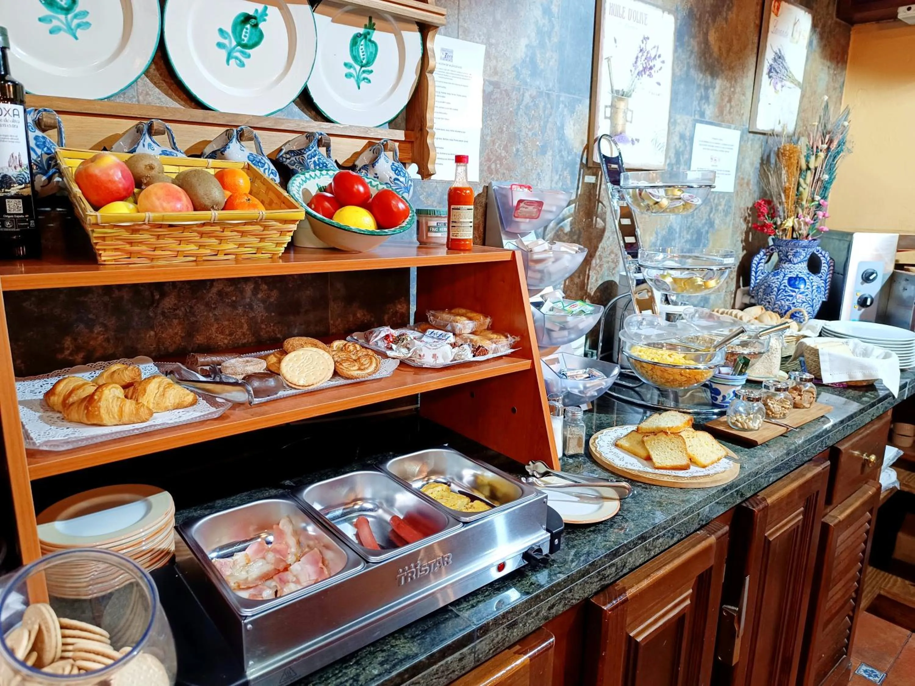 Buffet breakfast in Hotel Posada del Toro