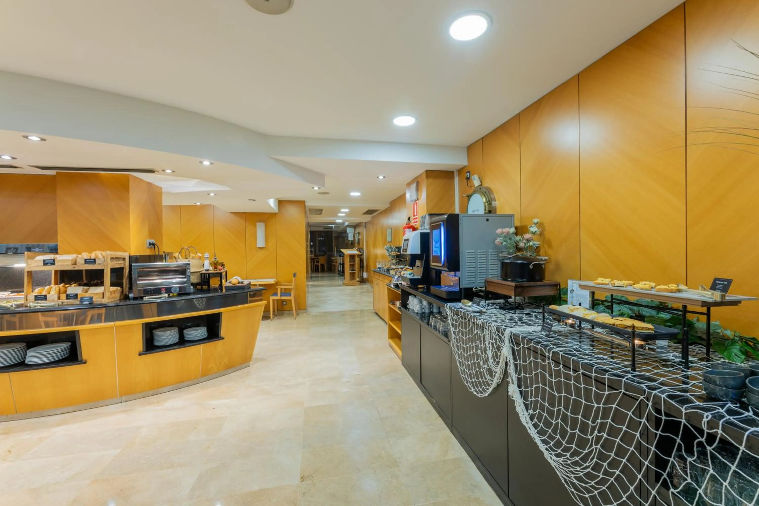 Buffet breakfast in Hotel del Mar