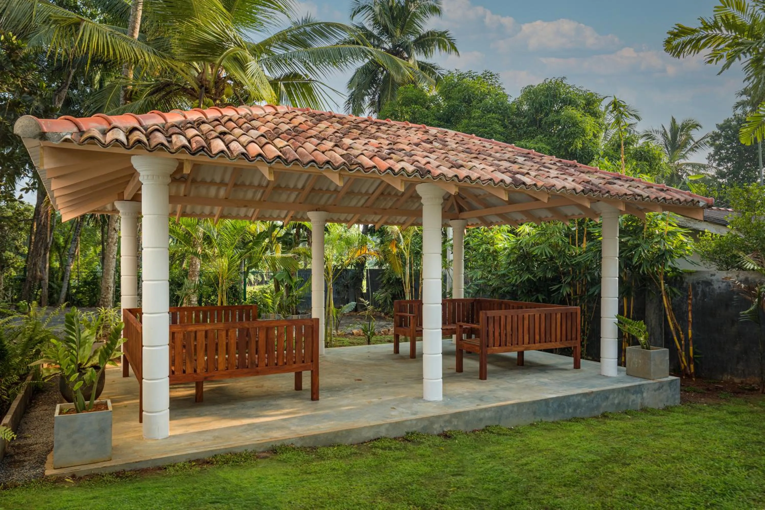 Entertainment in Serenity Boutique - Unawatuna