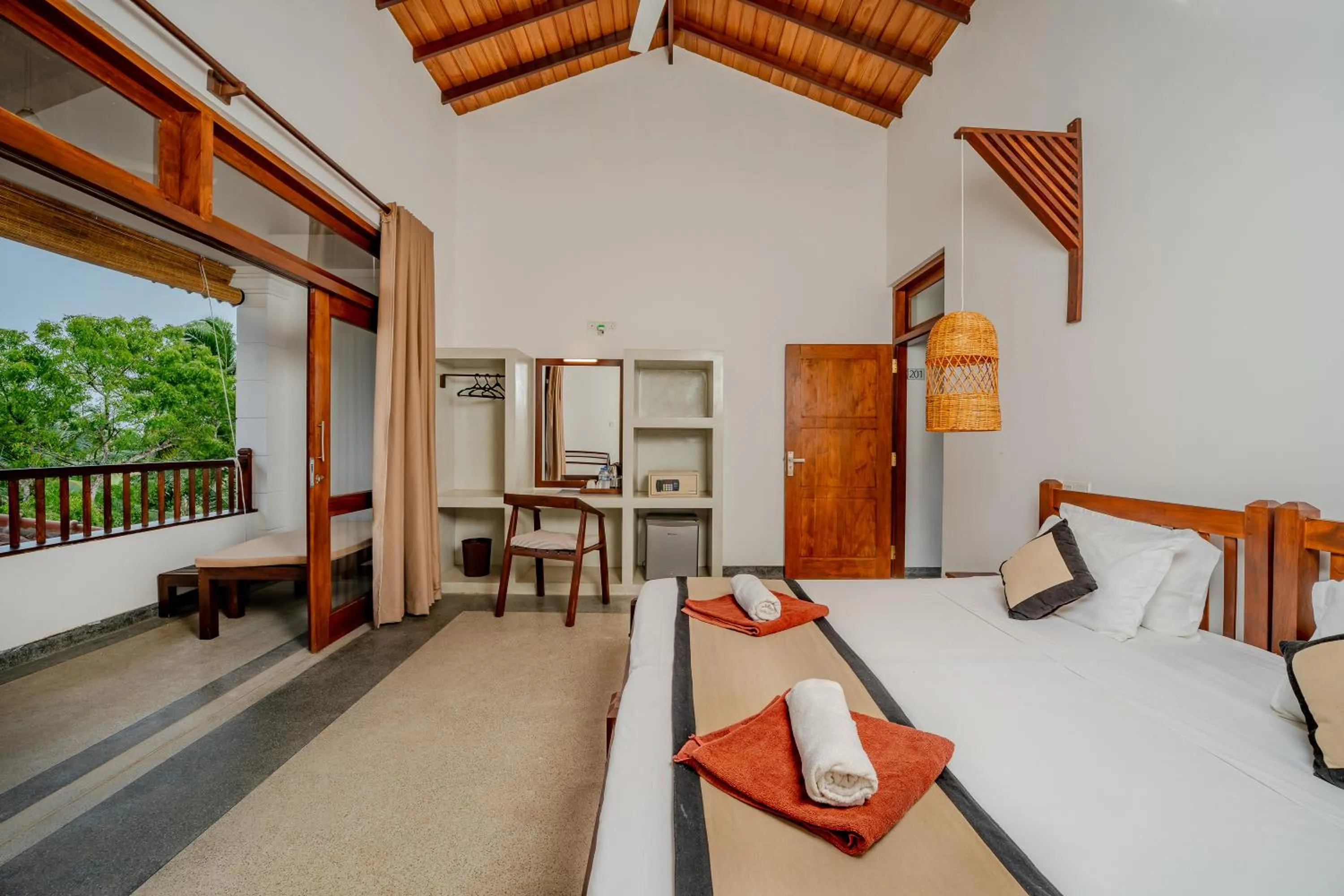 Bedroom, Bed in Serenity Boutique - Unawatuna