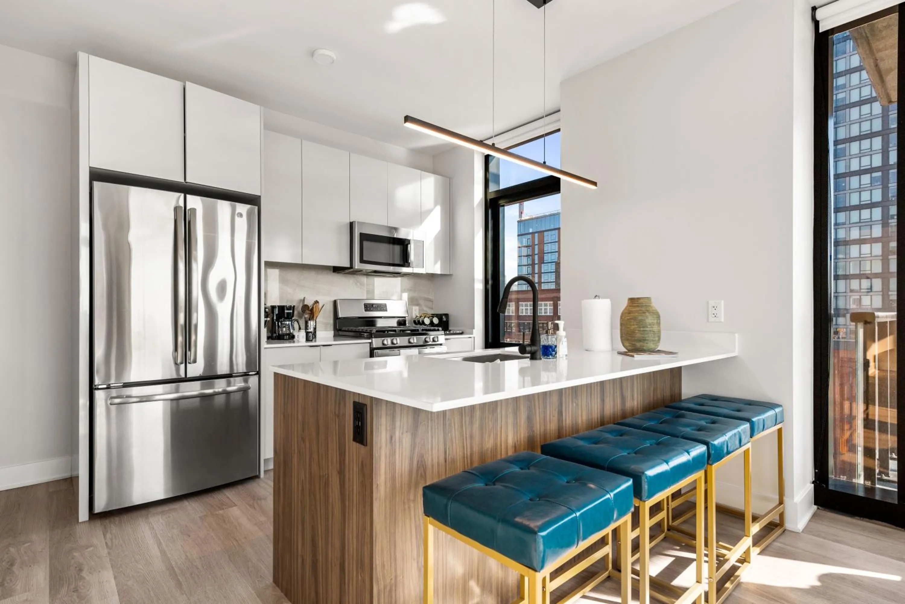 Kitchen or kitchenette in Avra Stylish Apartments Prime West Loop Location Near Union Park