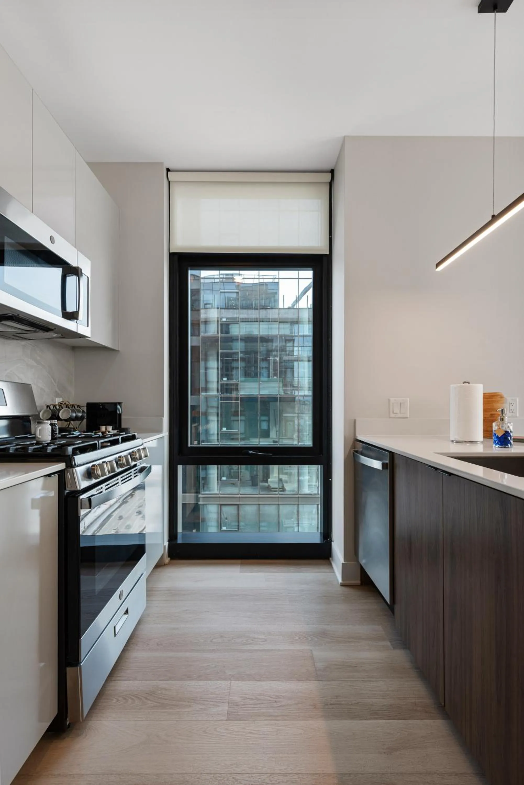 Kitchen or kitchenette in Avra Stylish Apartments Prime West Loop Location Near Union Park
