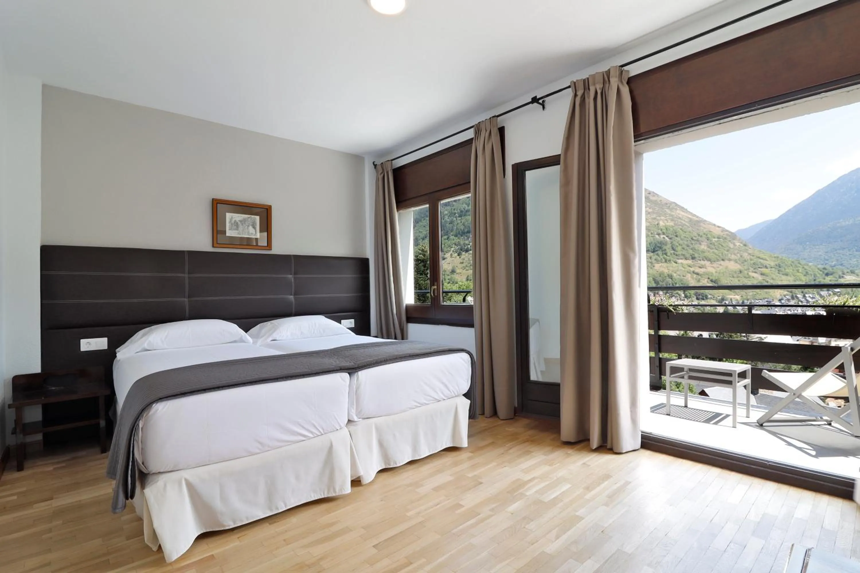 Bed in Hotel Blu Aran