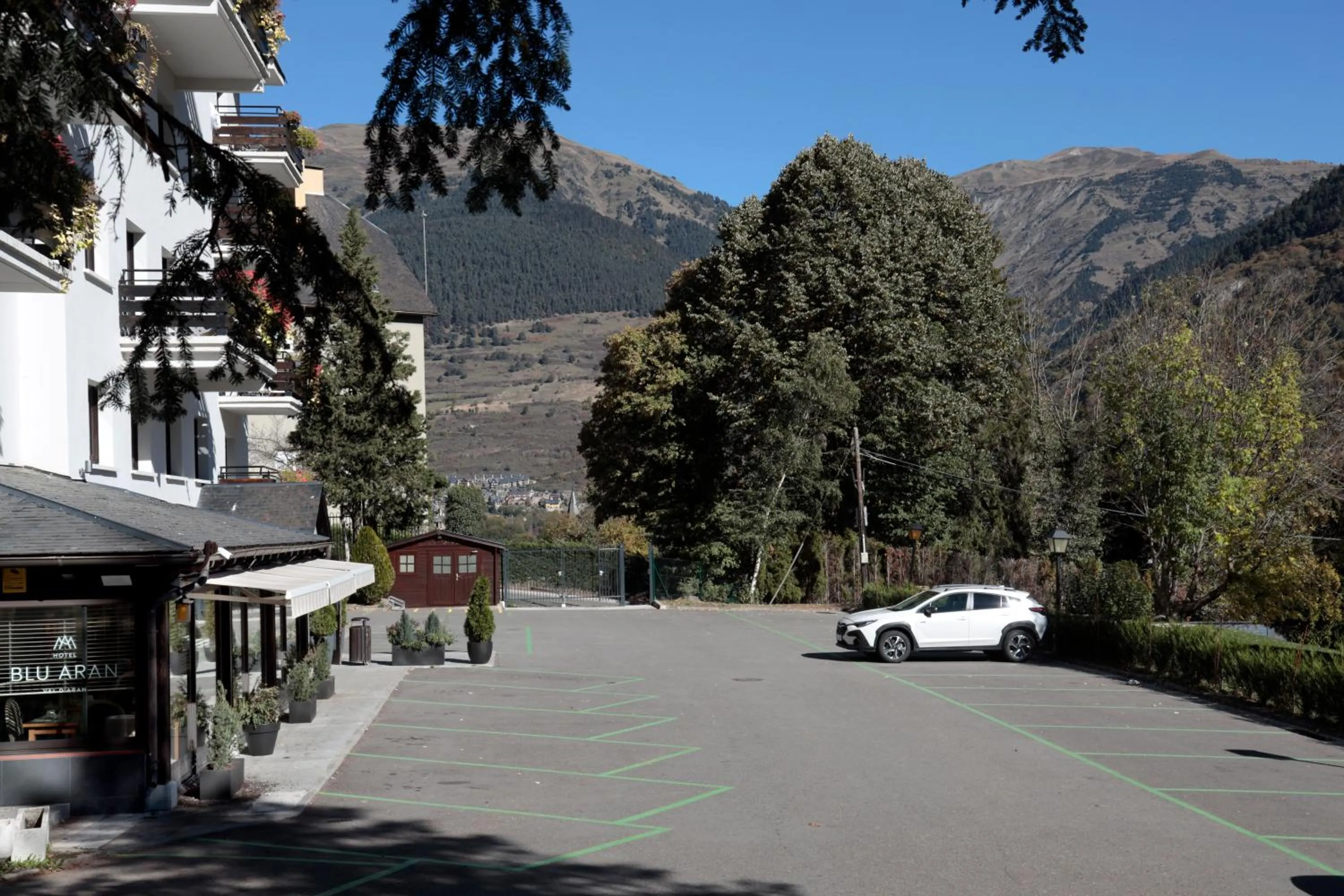 Parking in Hotel Blu Aran