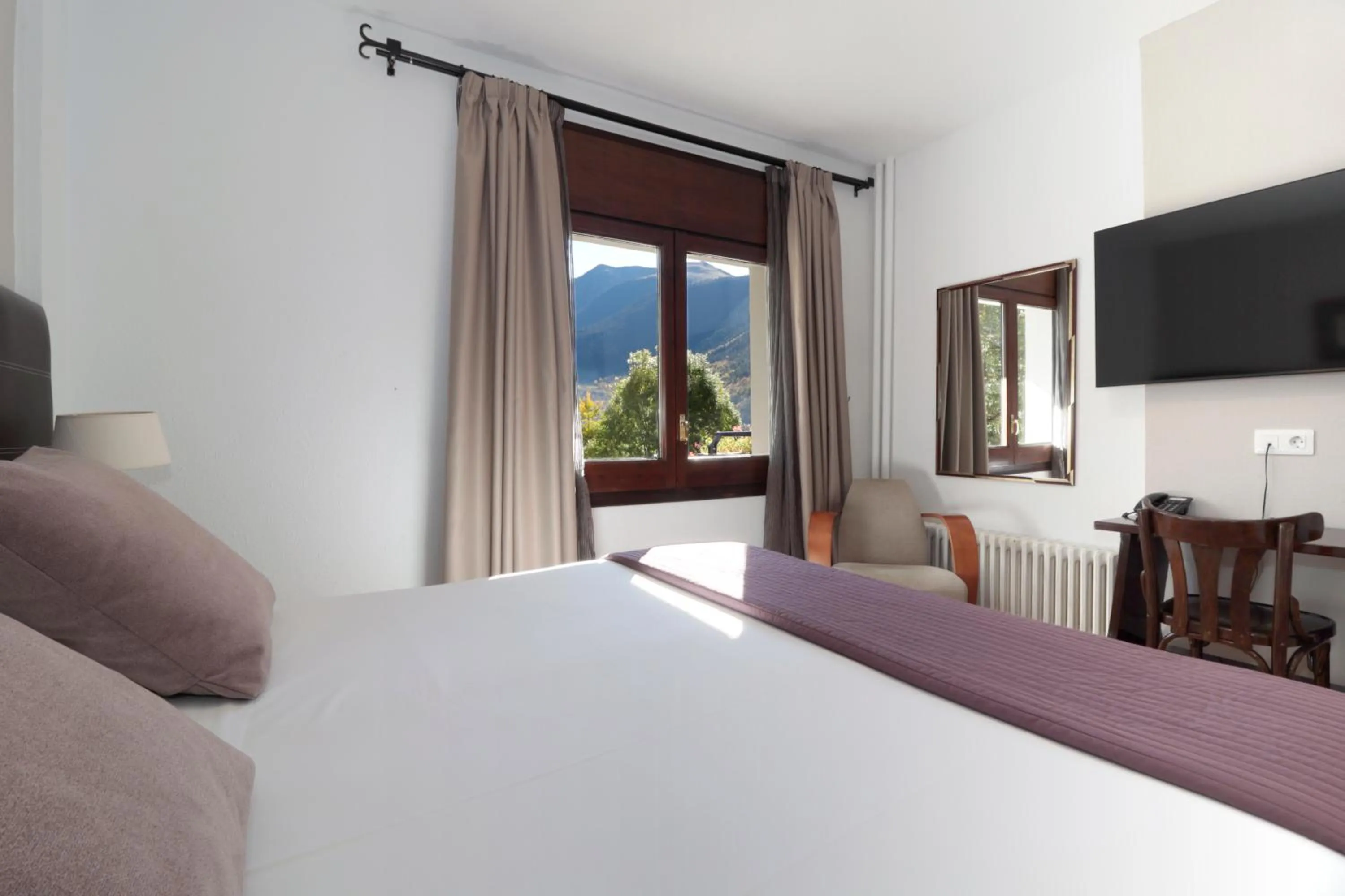 Bed in Hotel Blu Aran