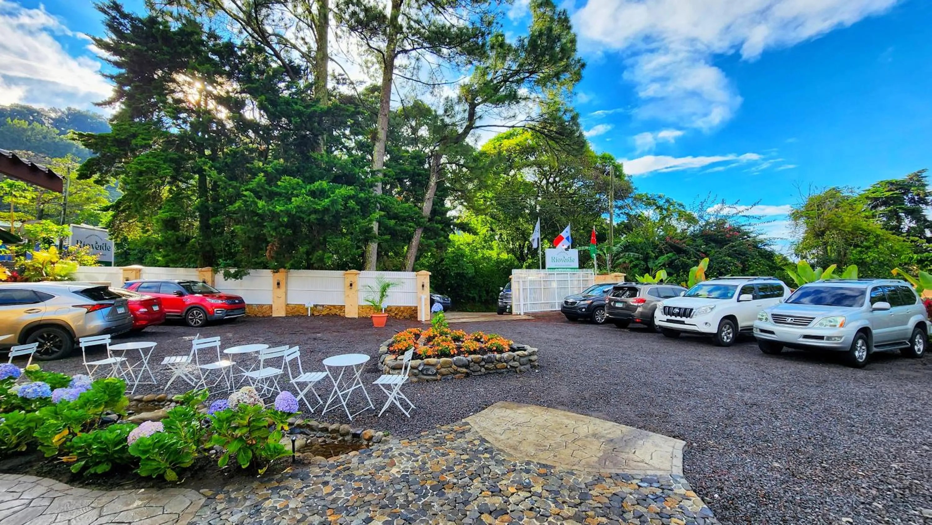 Parking in Rio Verde by Villa Alejandro
