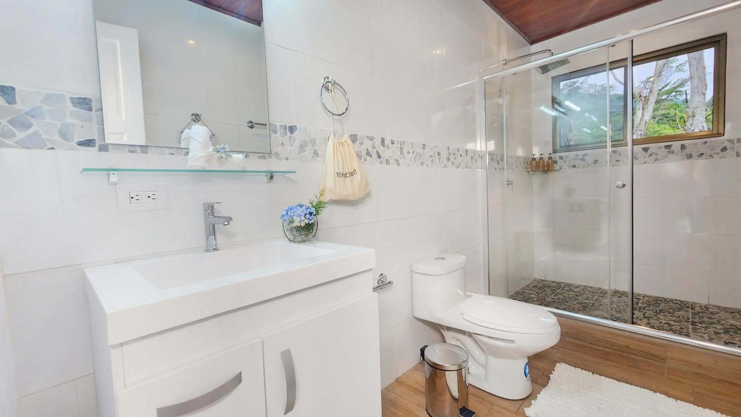 Shower in Rio Verde by Villa Alejandro