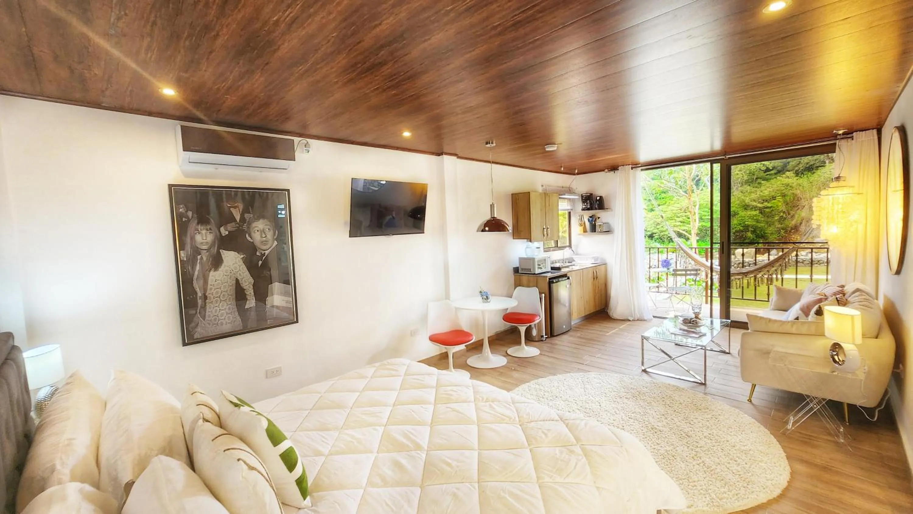 Living room, Bed in Rio Verde by Villa Alejandro