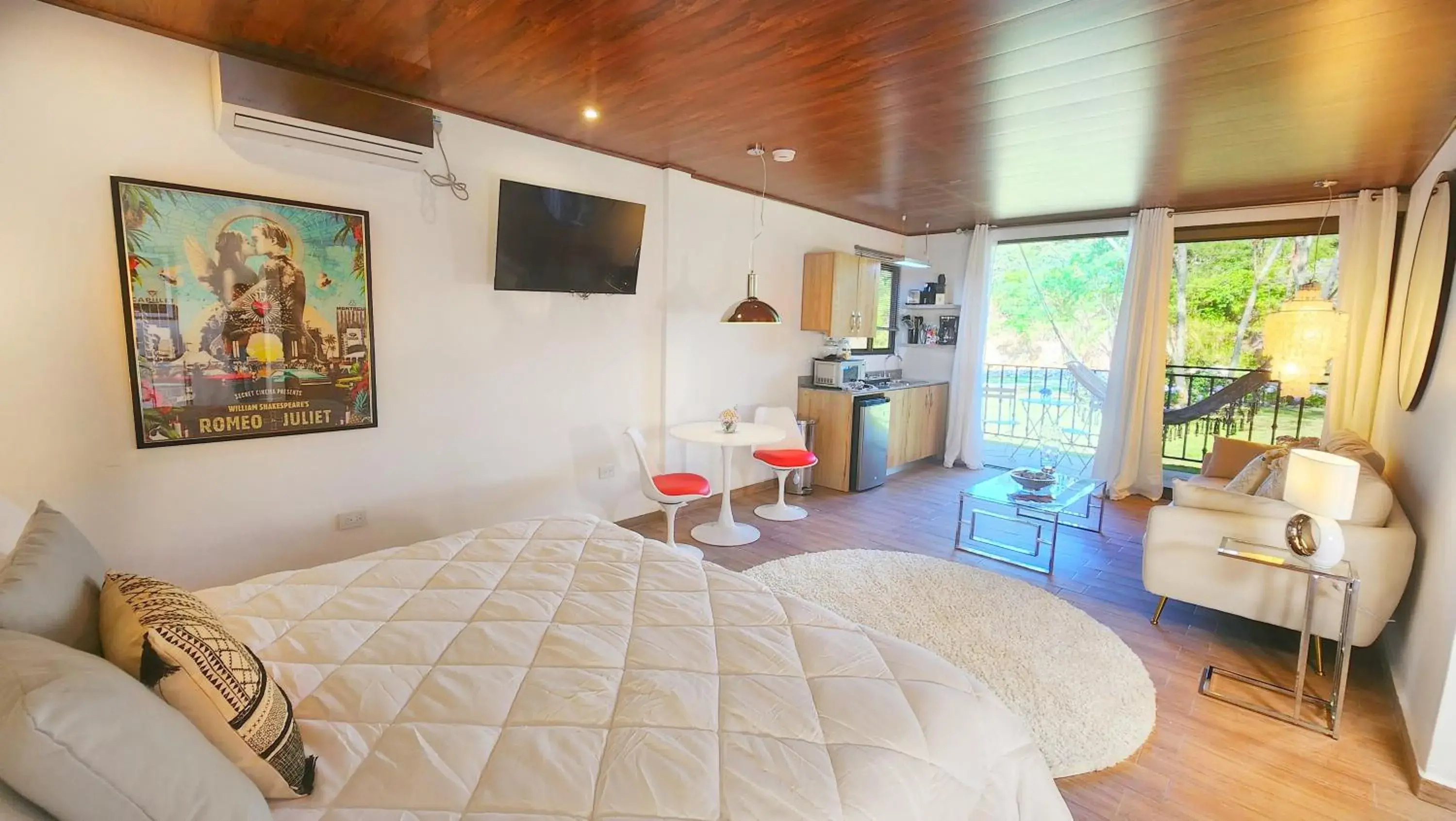 King Suite with Balcony in Rio Verde by Villa Alejandro King Suite with Balcony in Rio Verde by Villa Alejandro