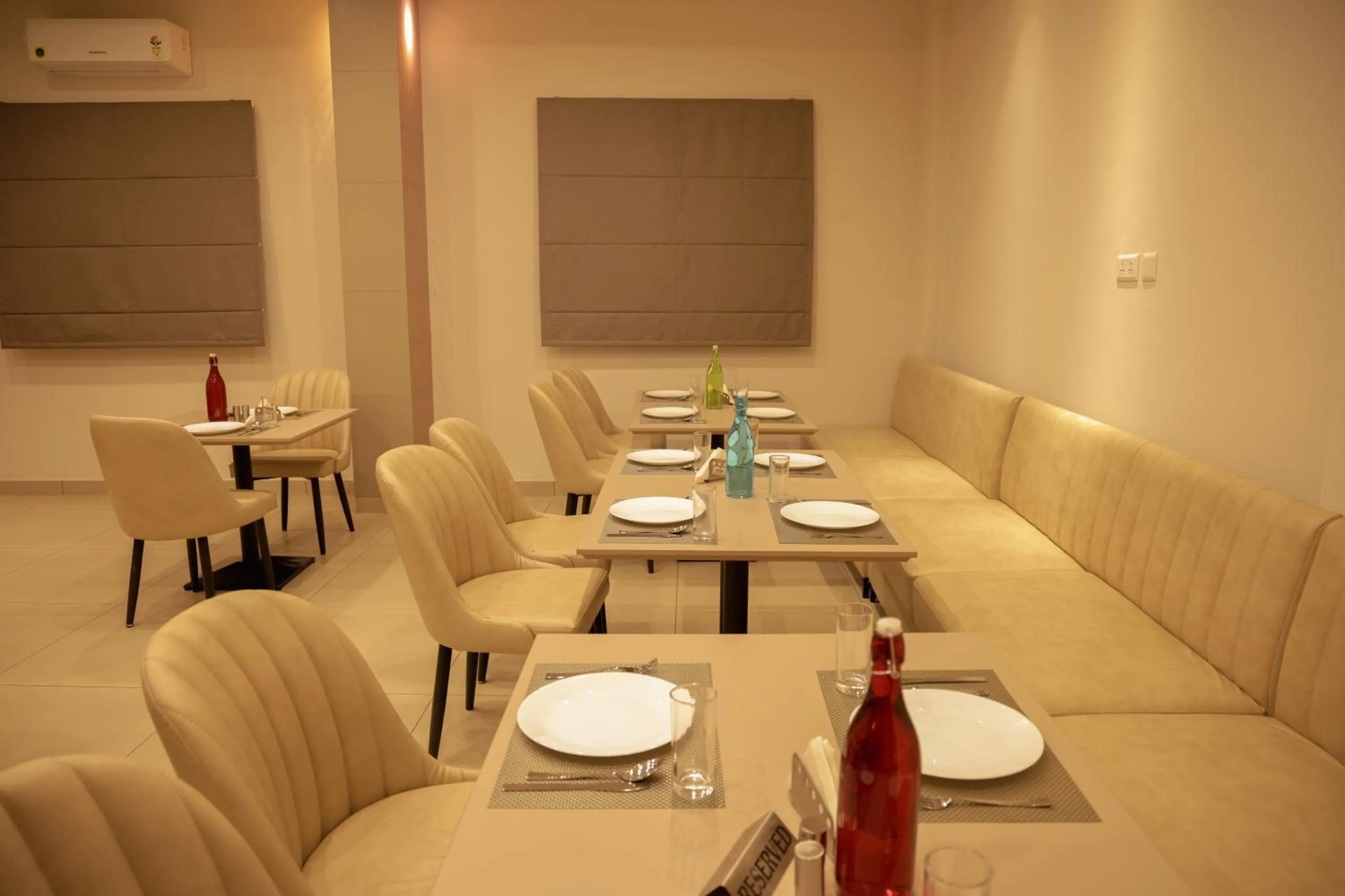 Restaurant/places to eat in HILUX COURTYARD