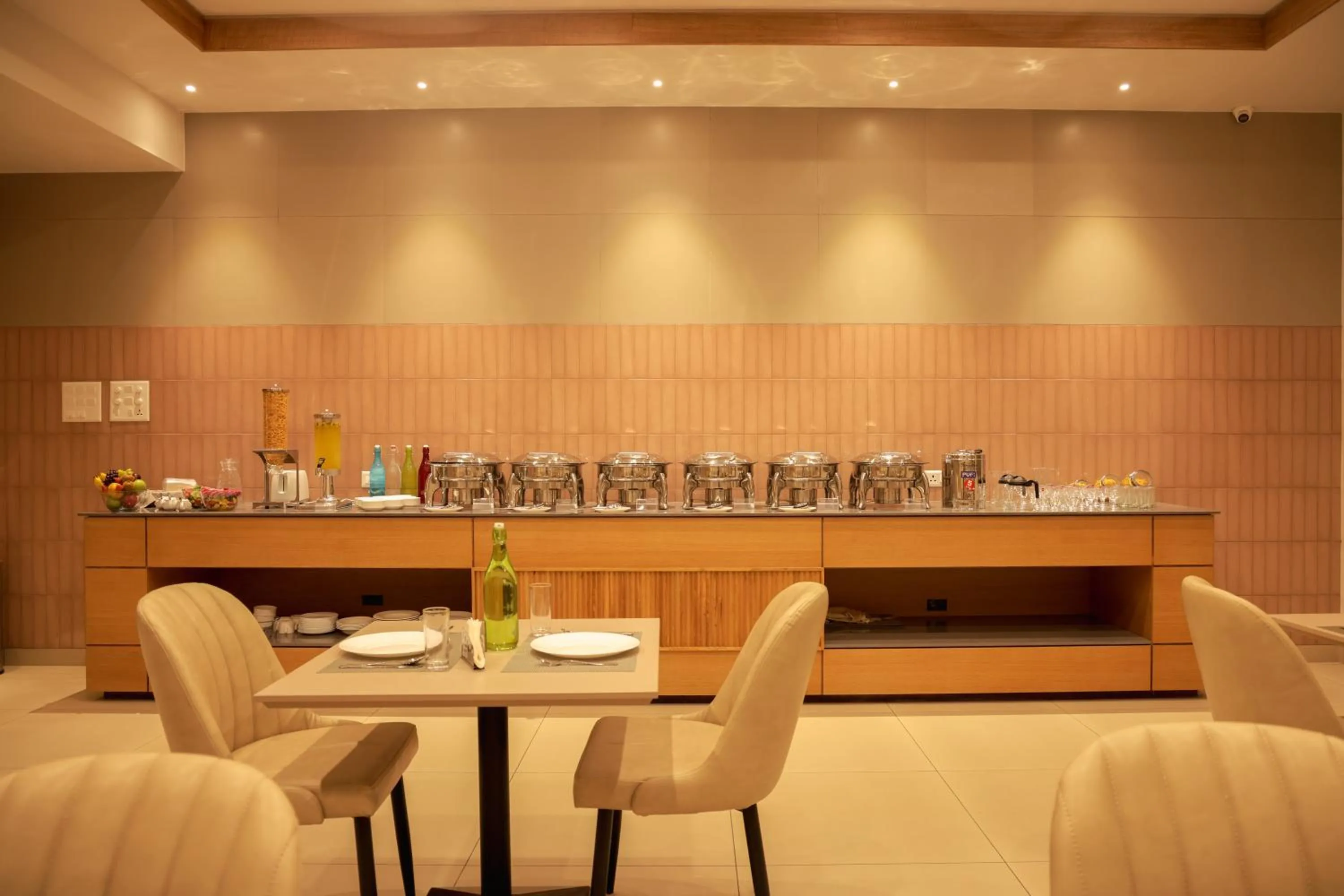 Restaurant/places to eat in HILUX COURTYARD