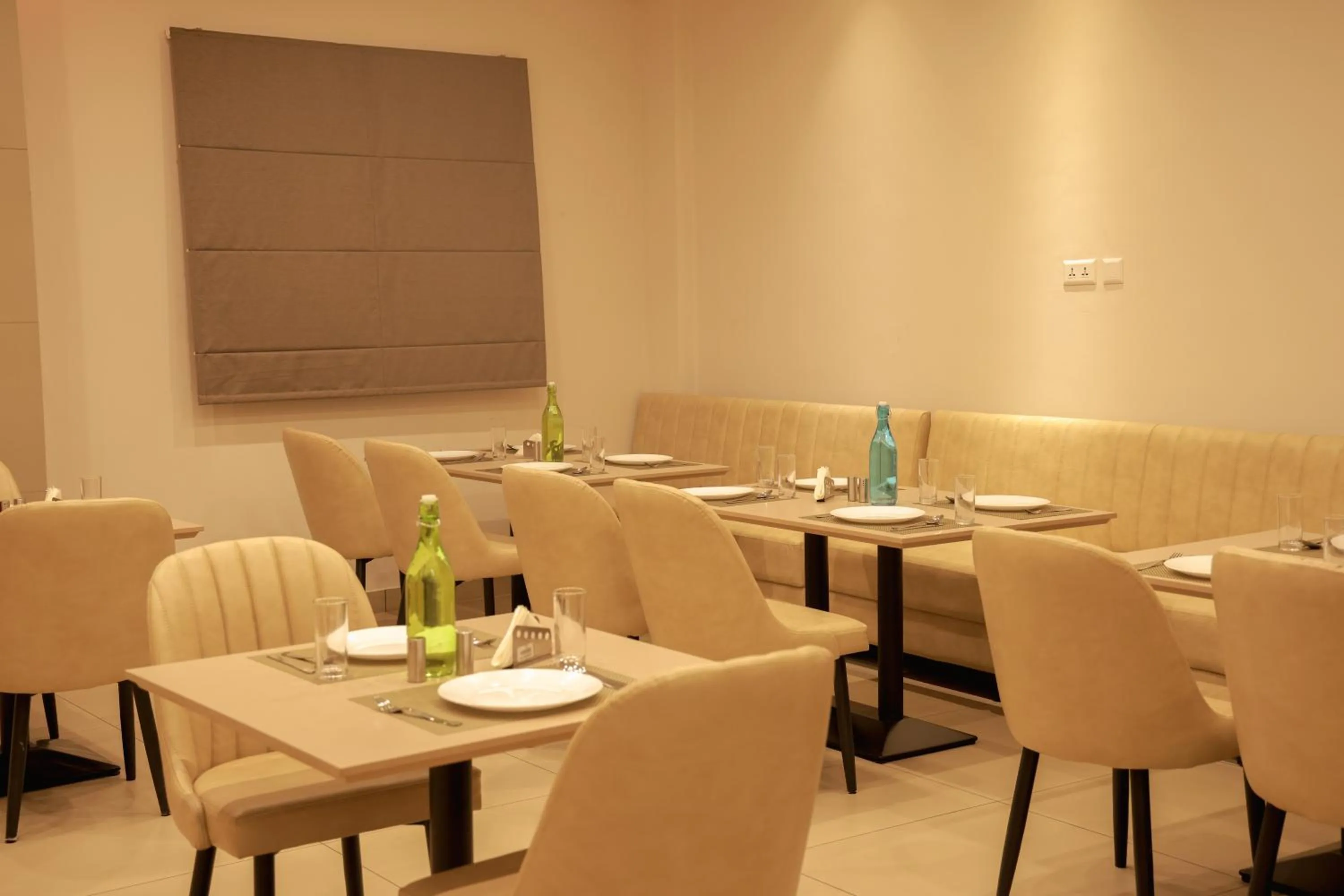 Restaurant/places to eat in HILUX COURTYARD