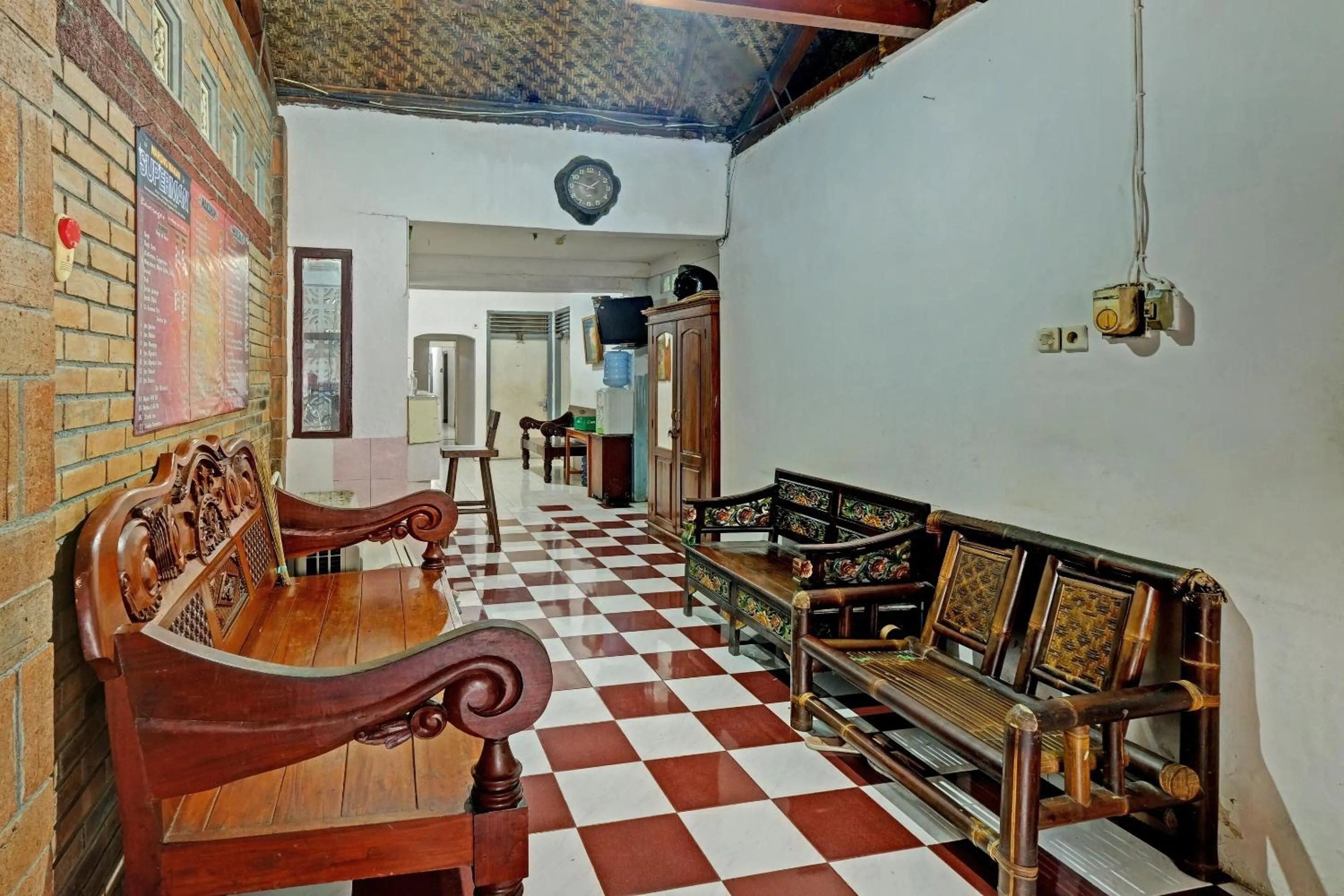 Lobby or reception in SPOT ON 91915 Homestay Superman