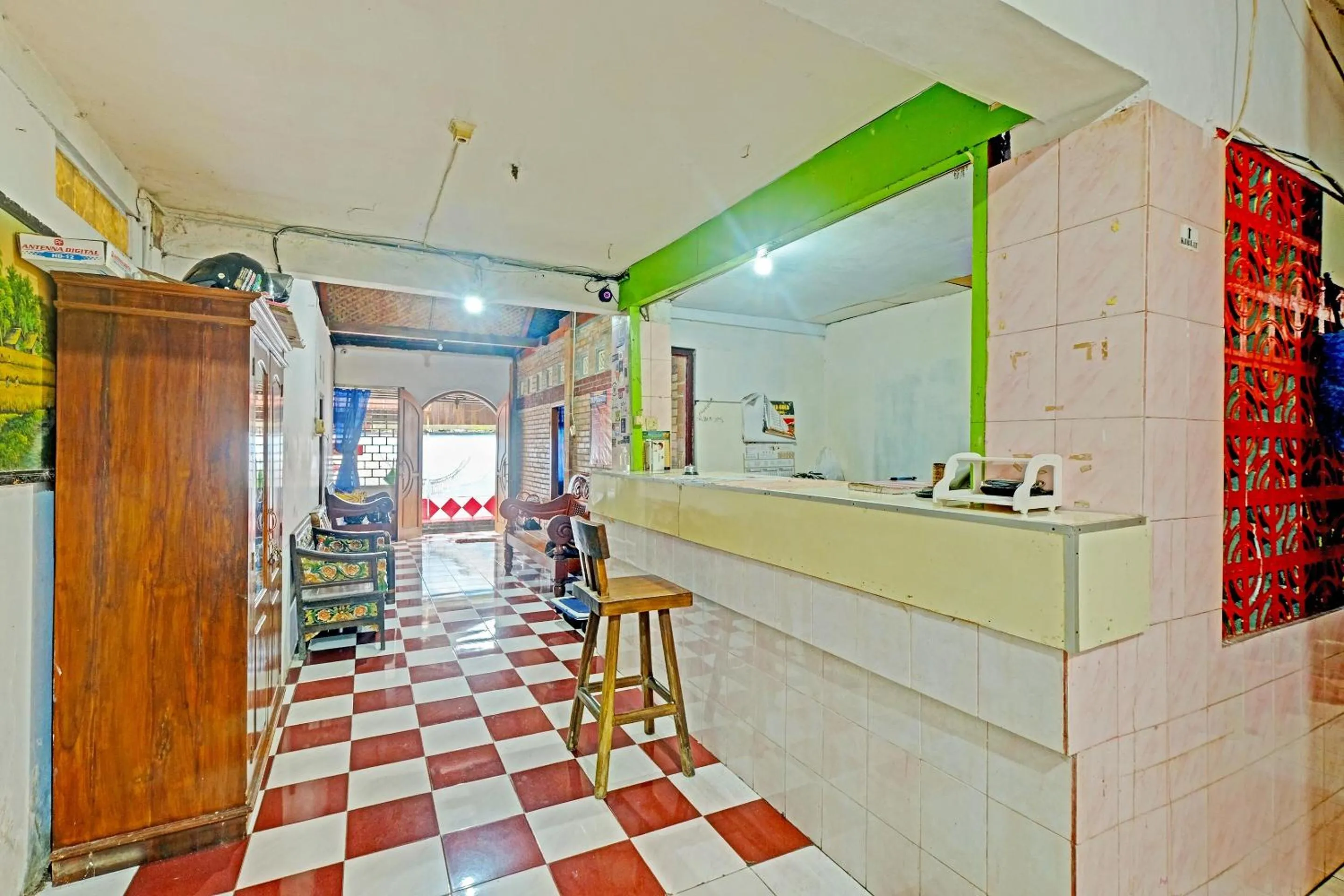 Lobby or reception in SPOT ON 91915 Homestay Superman