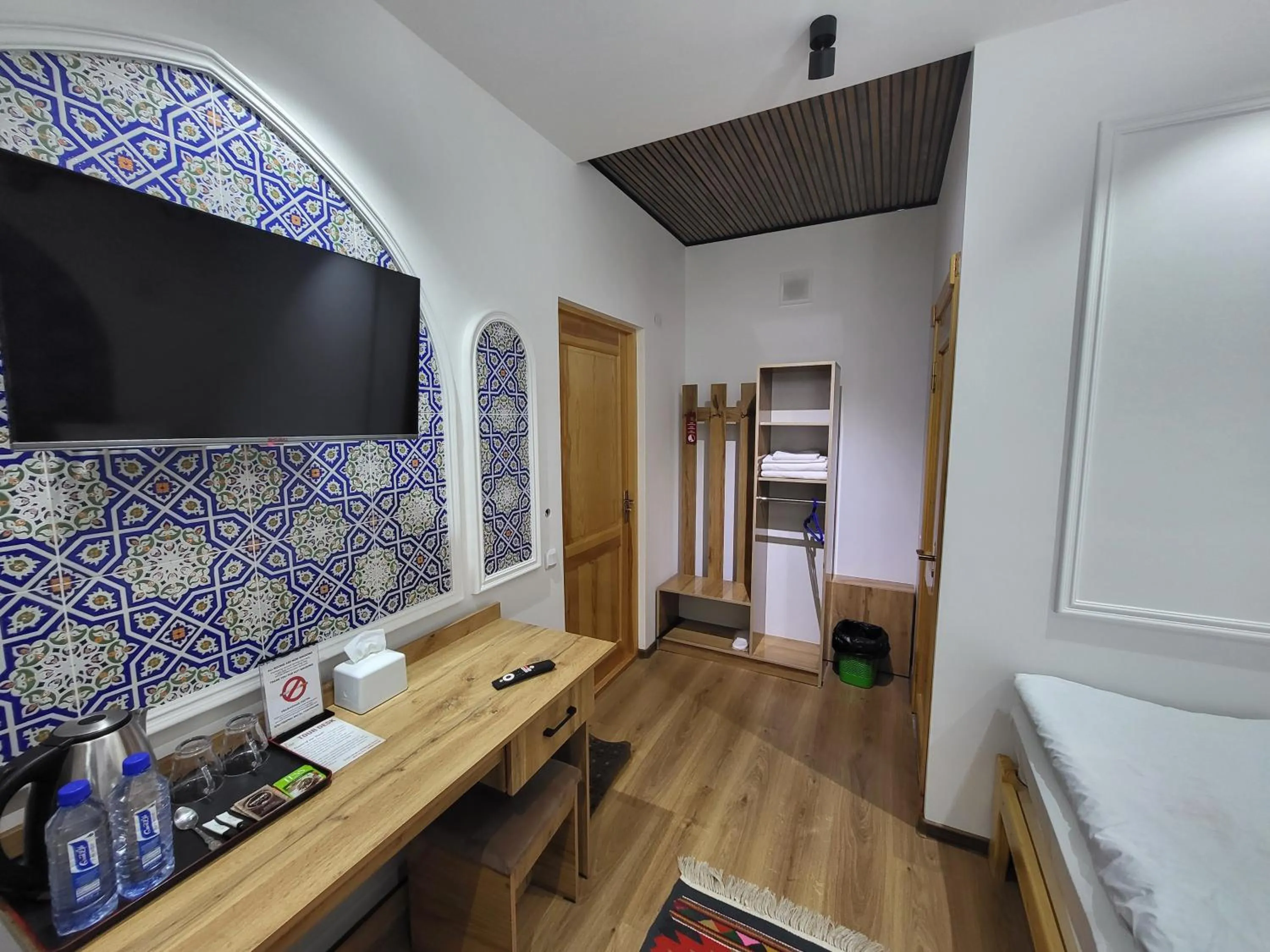 TV and multimedia, Bed in Ulli Oy Boutique Hotel & Terrace