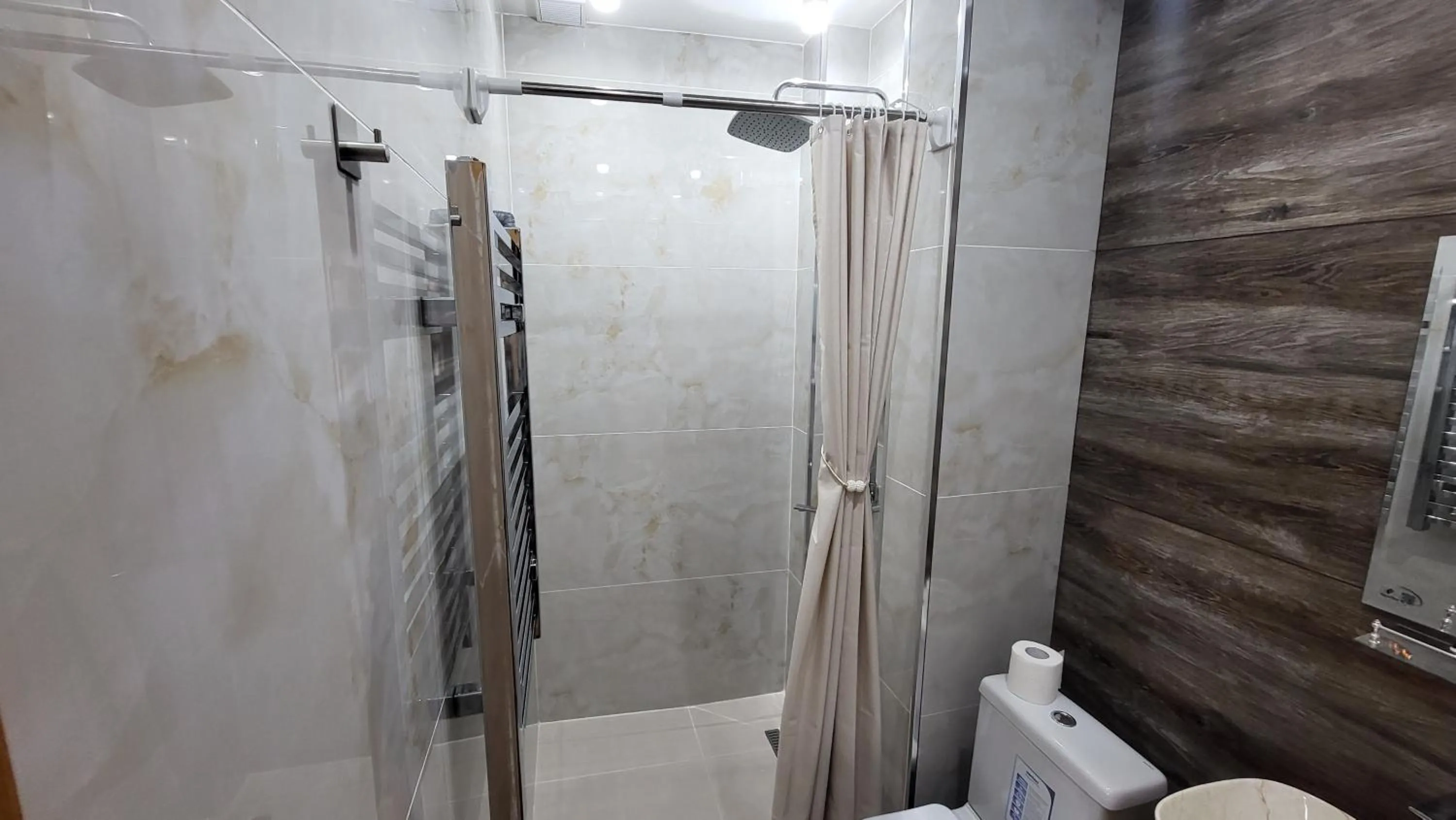 Ulli Oy Boutique Hotel & Terrace