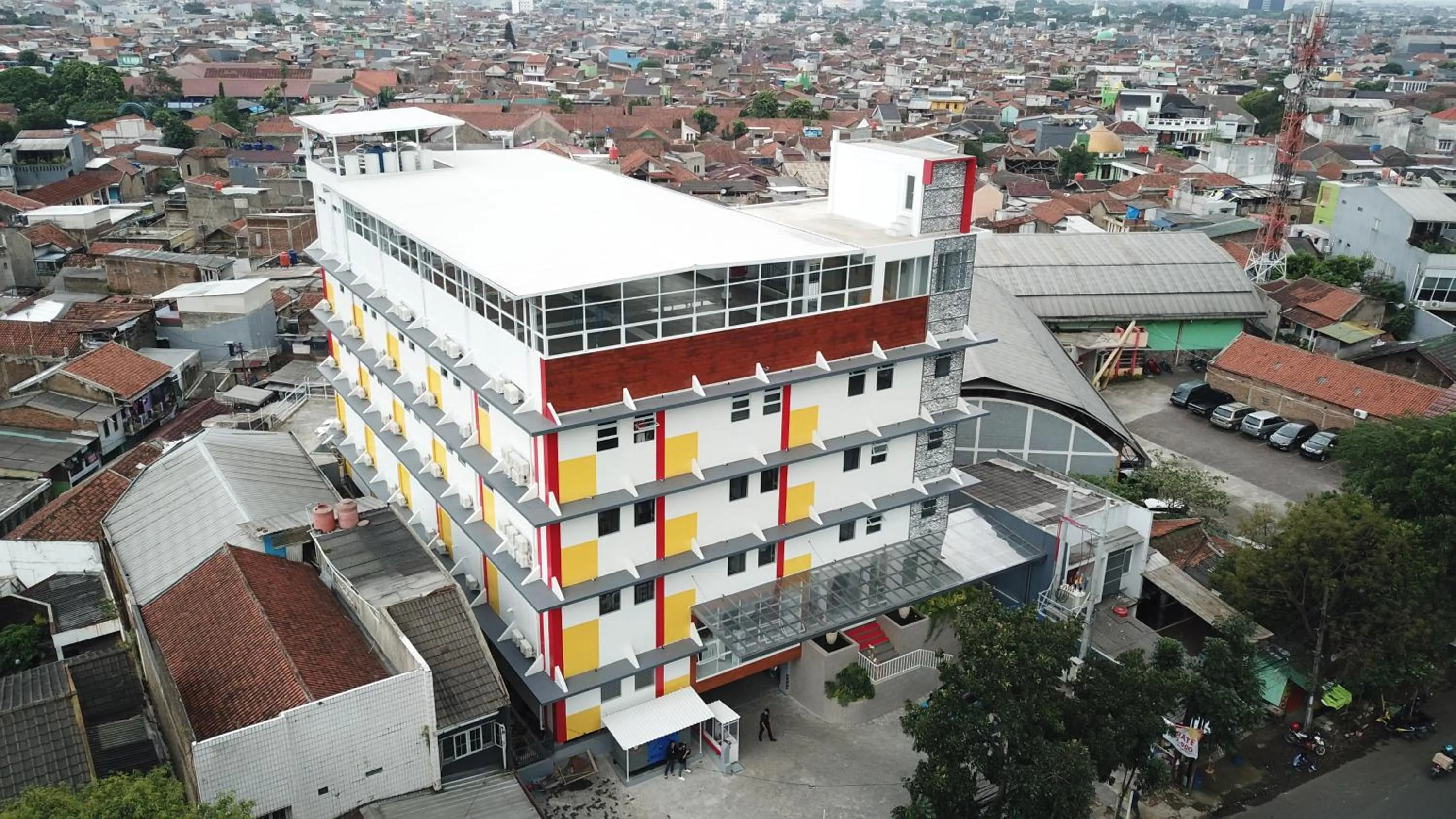 Property building in Front One Hotel Pasir Koja Bandung