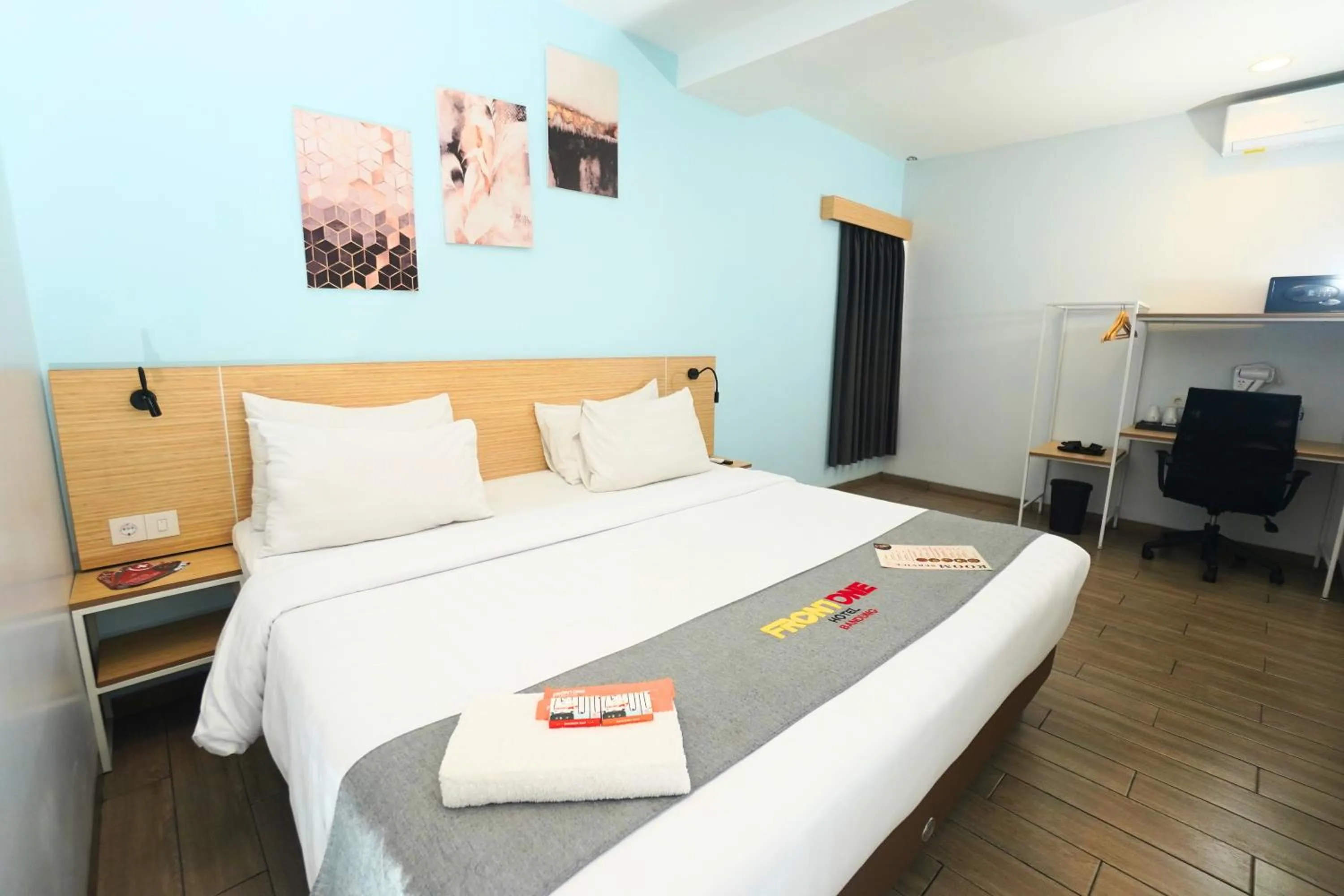 Bed in Front One Hotel Pasir Koja Bandung