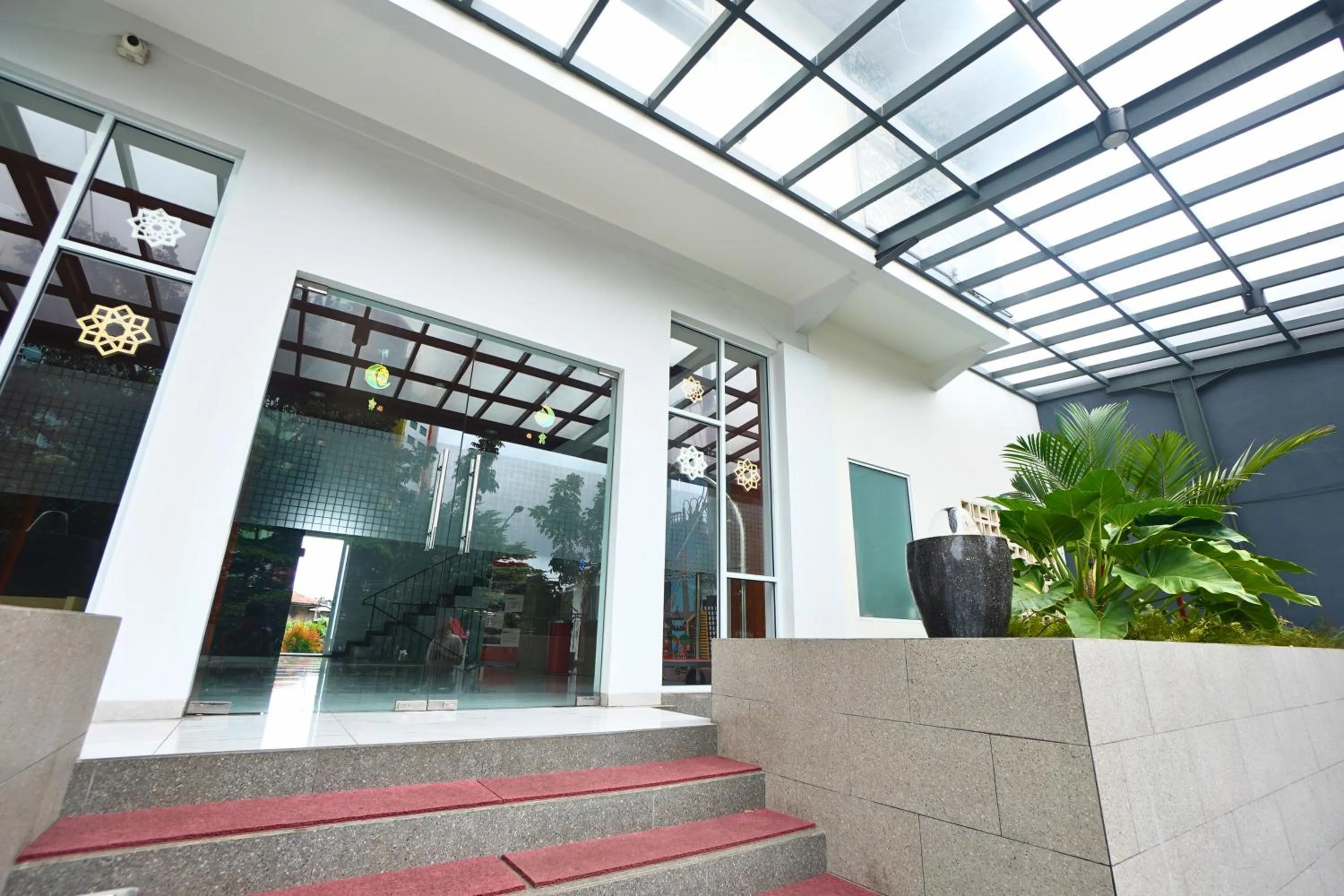 Facade/entrance in Front One Hotel Pasir Koja Bandung