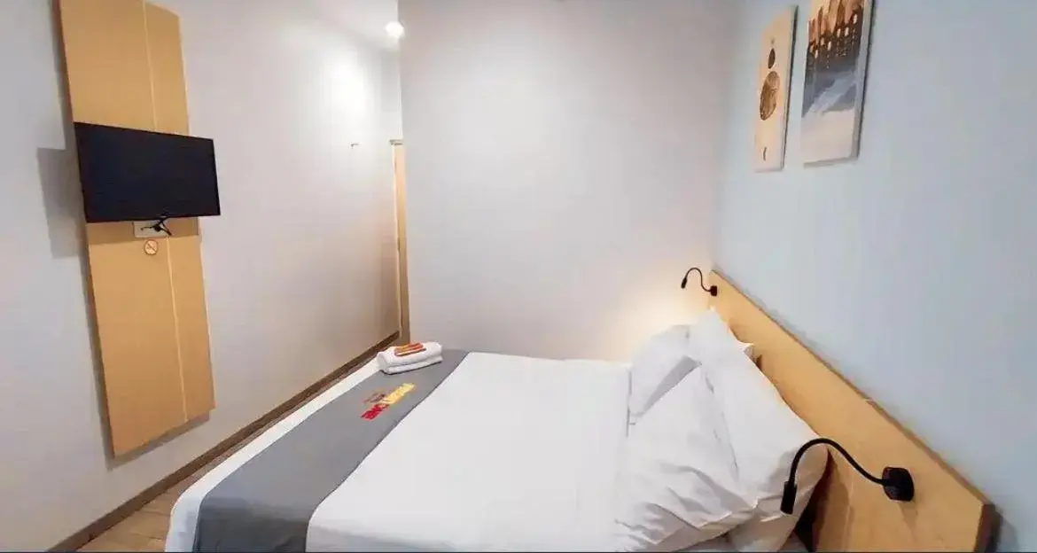 Twin Room in Front One Hotel Pasir Koja Bandung Twin Room in Front One Hotel Pasir Koja Bandung