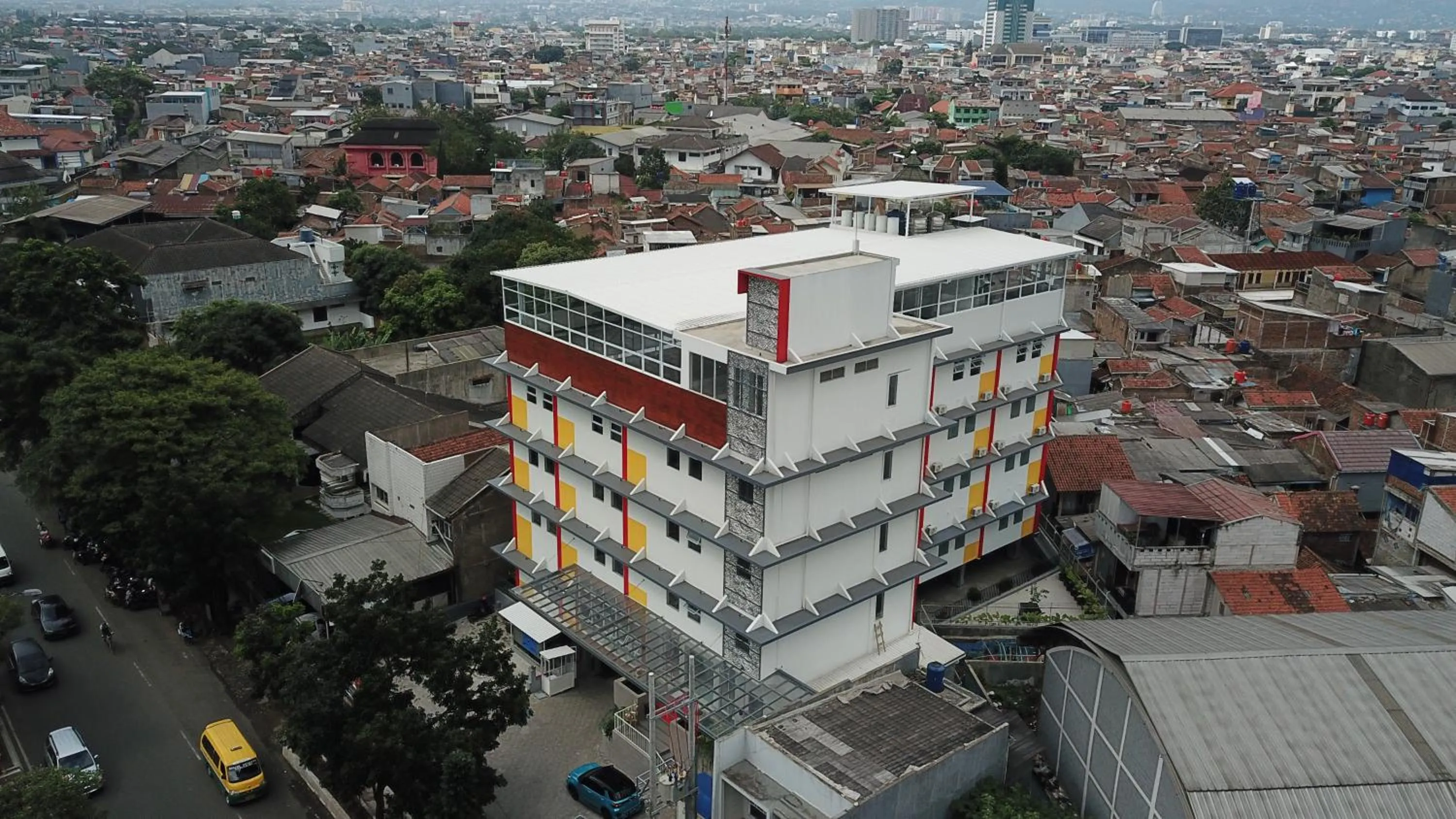 Property building in Front One Hotel Pasir Koja Bandung