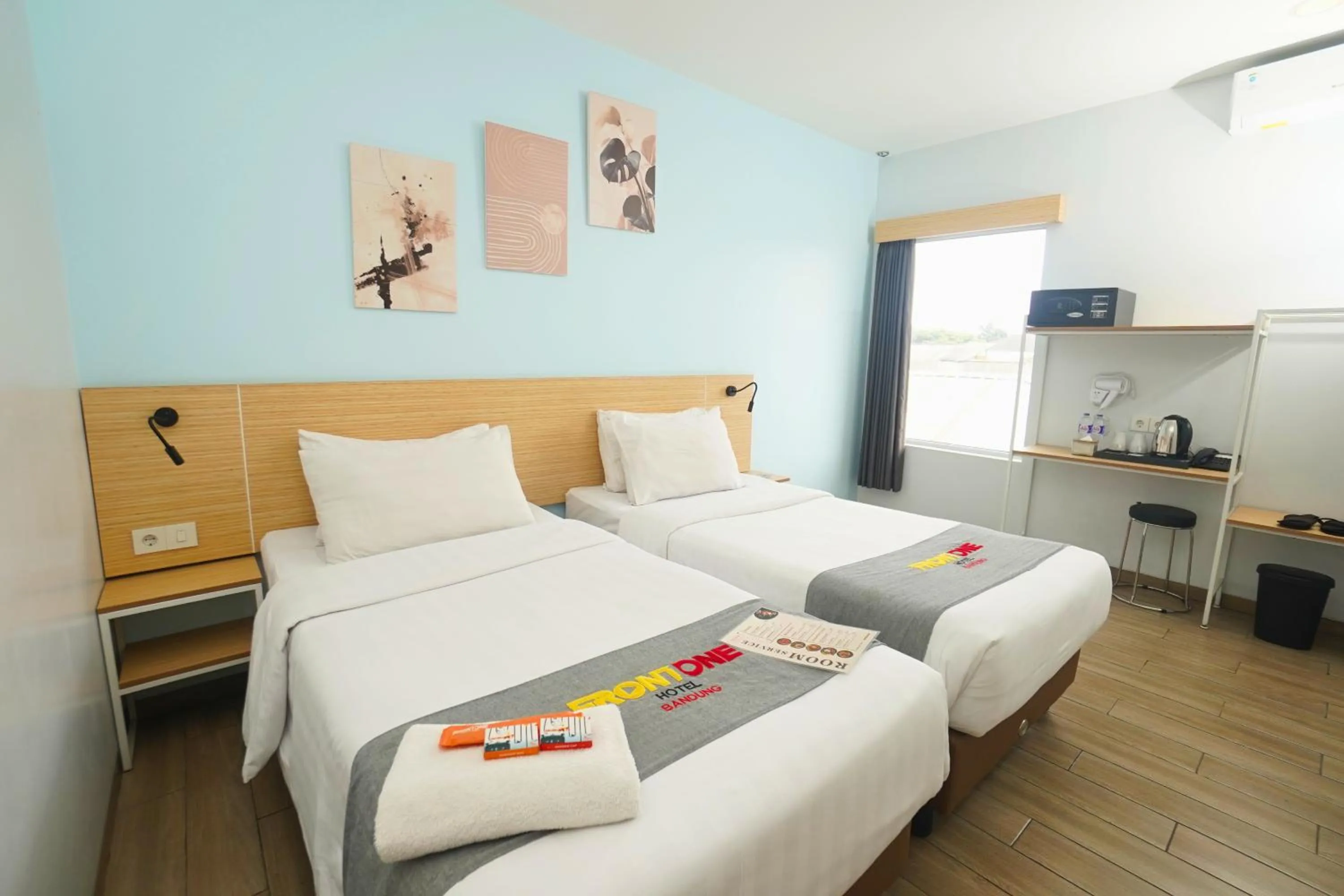 Bed in Front One Hotel Pasir Koja Bandung