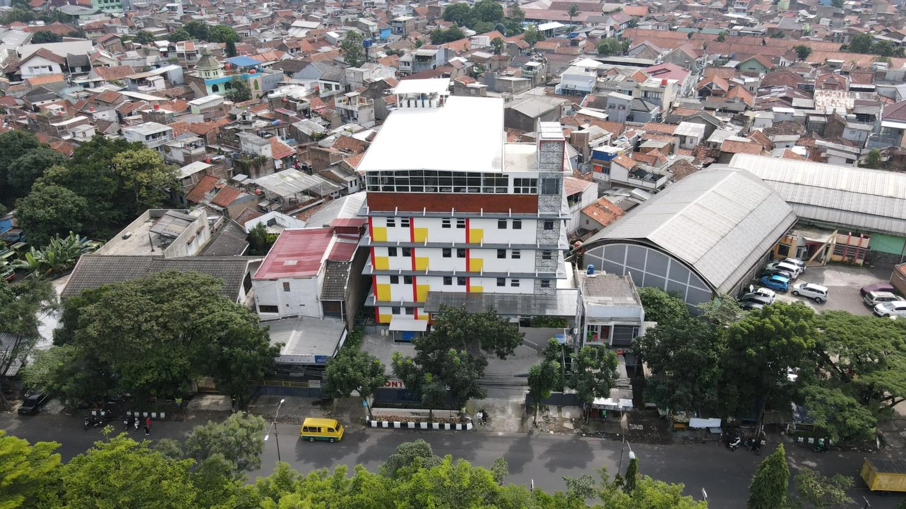 Facade/entrance in Front One Hotel Pasir Koja Bandung