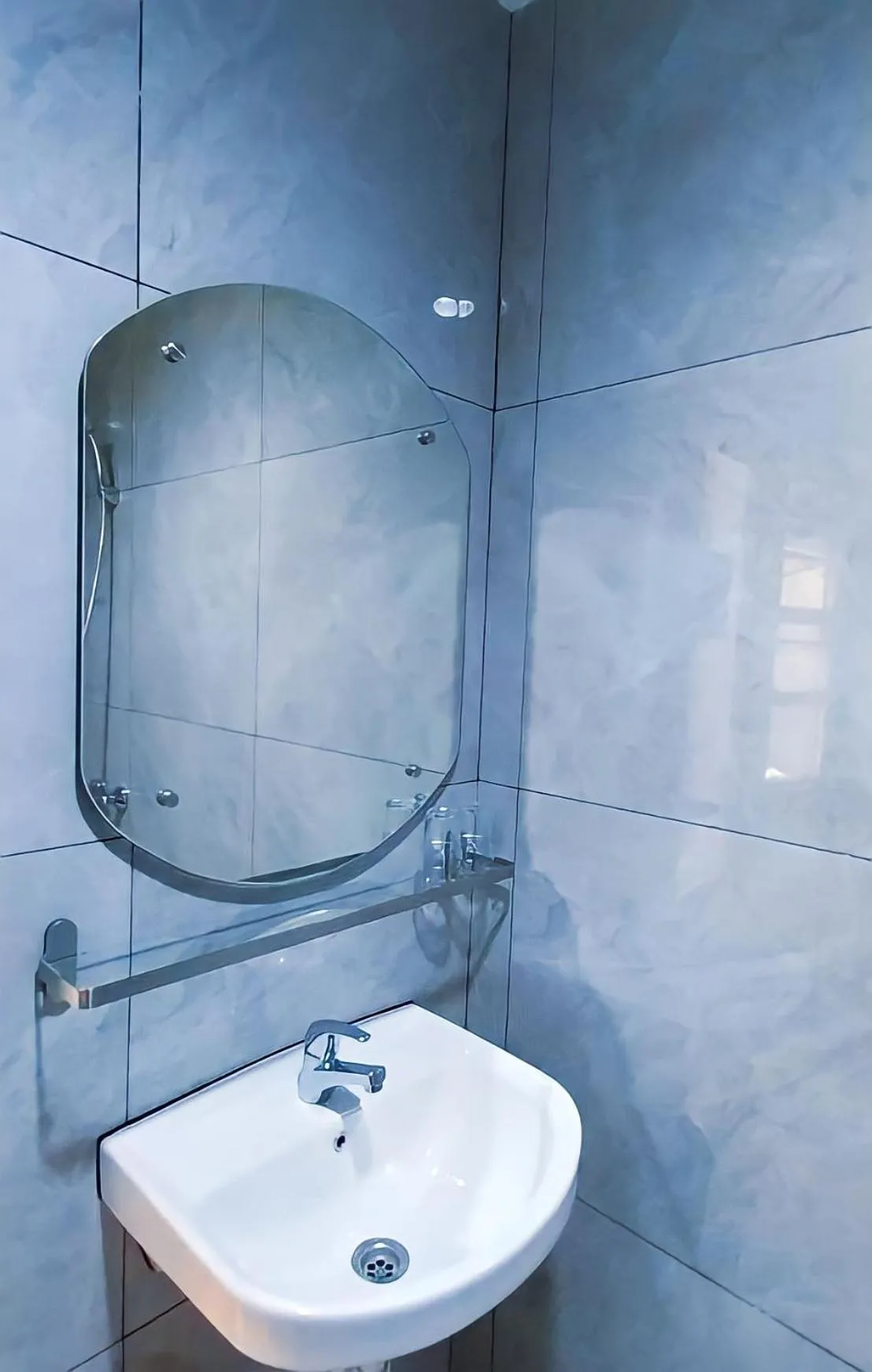 Bathroom in Front One Hotel Pasir Koja Bandung